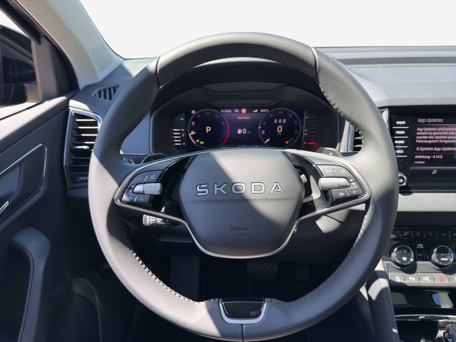 SKODA Karoq 1.5 TSI Dynamic DSG-image-9