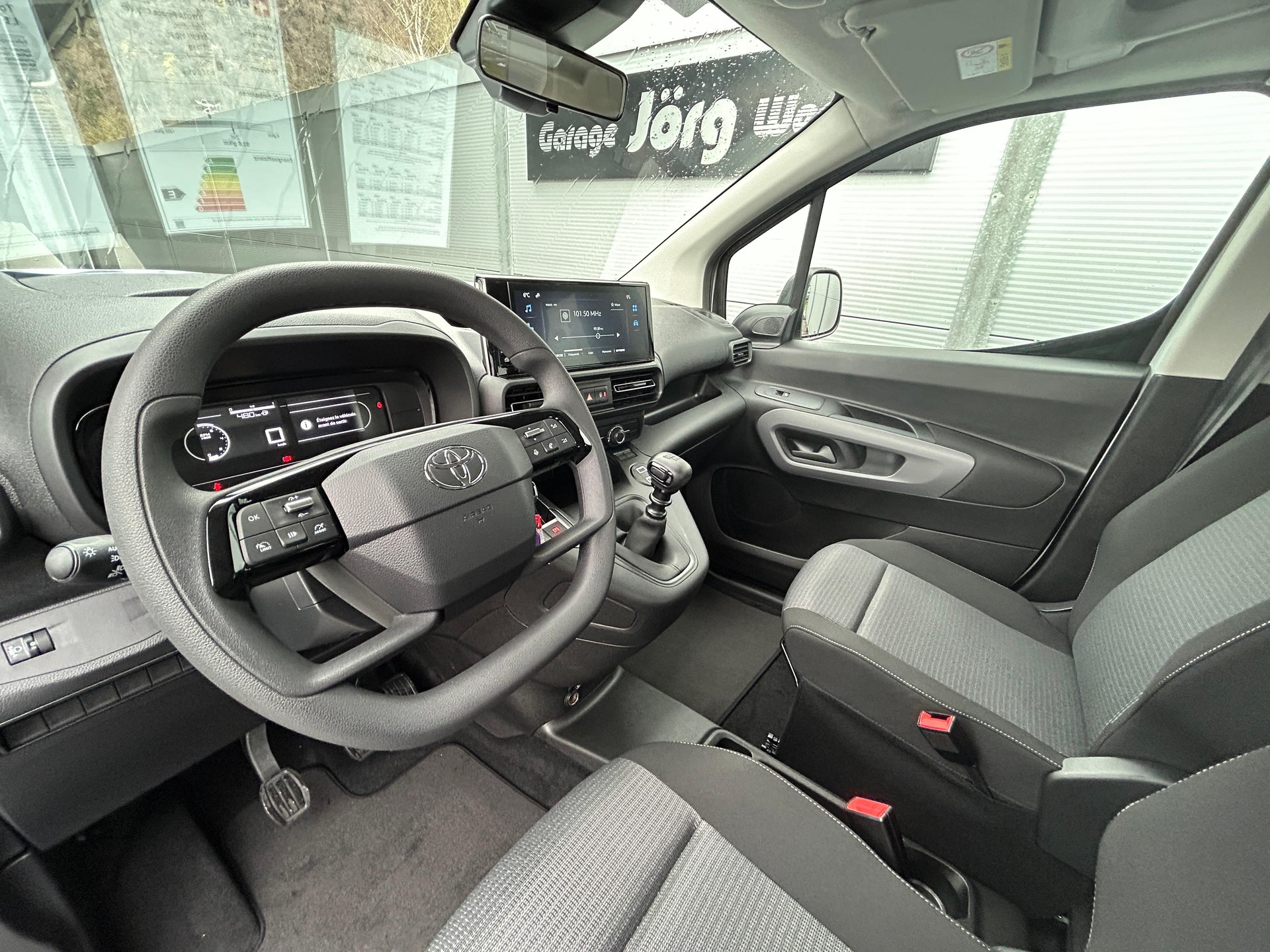TOYOTA Proace City Verso L1 1.2 110 Comfort-image-7