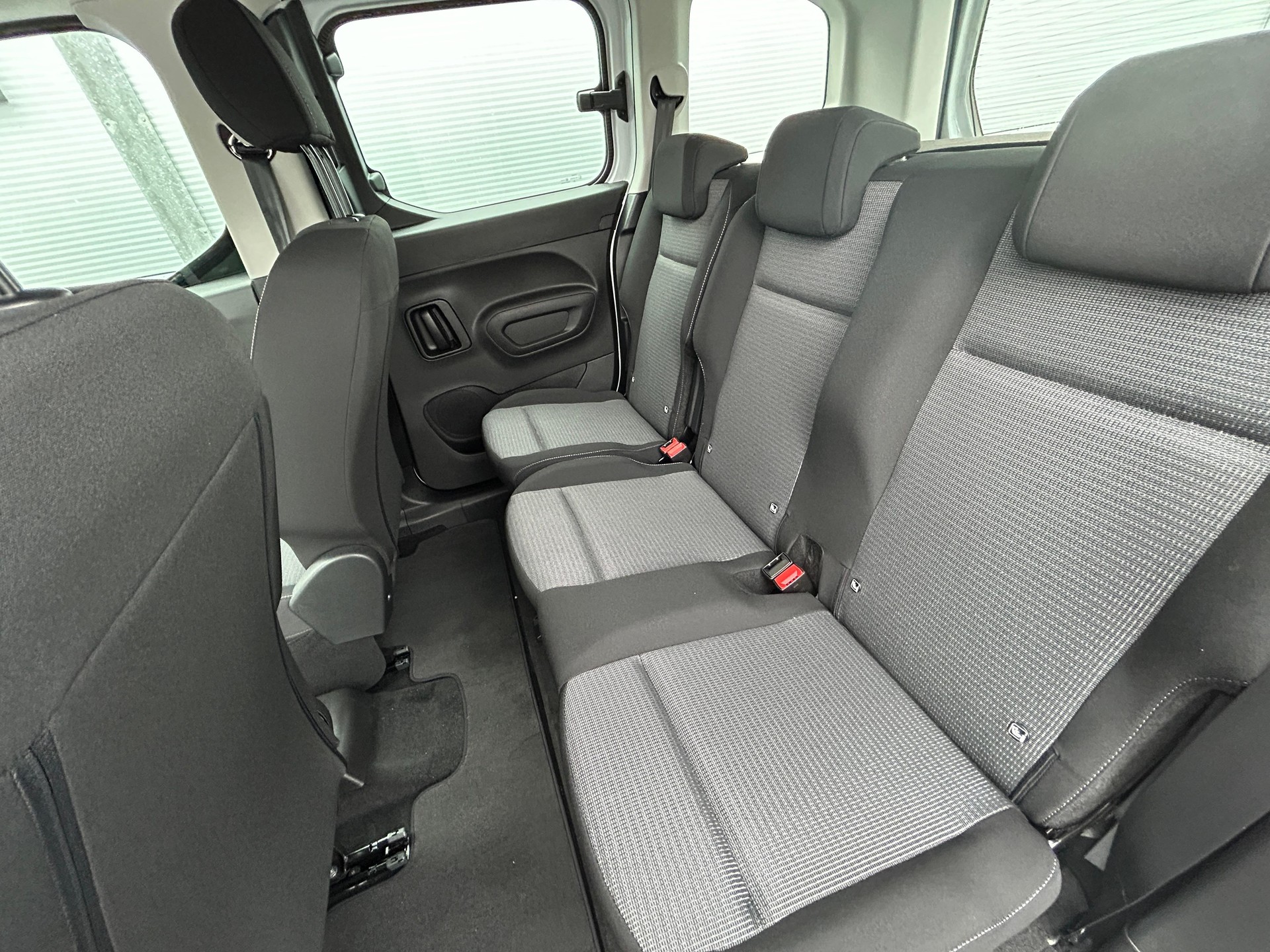 TOYOTA Proace City Verso L1 1.2 110 Comfort-image-13