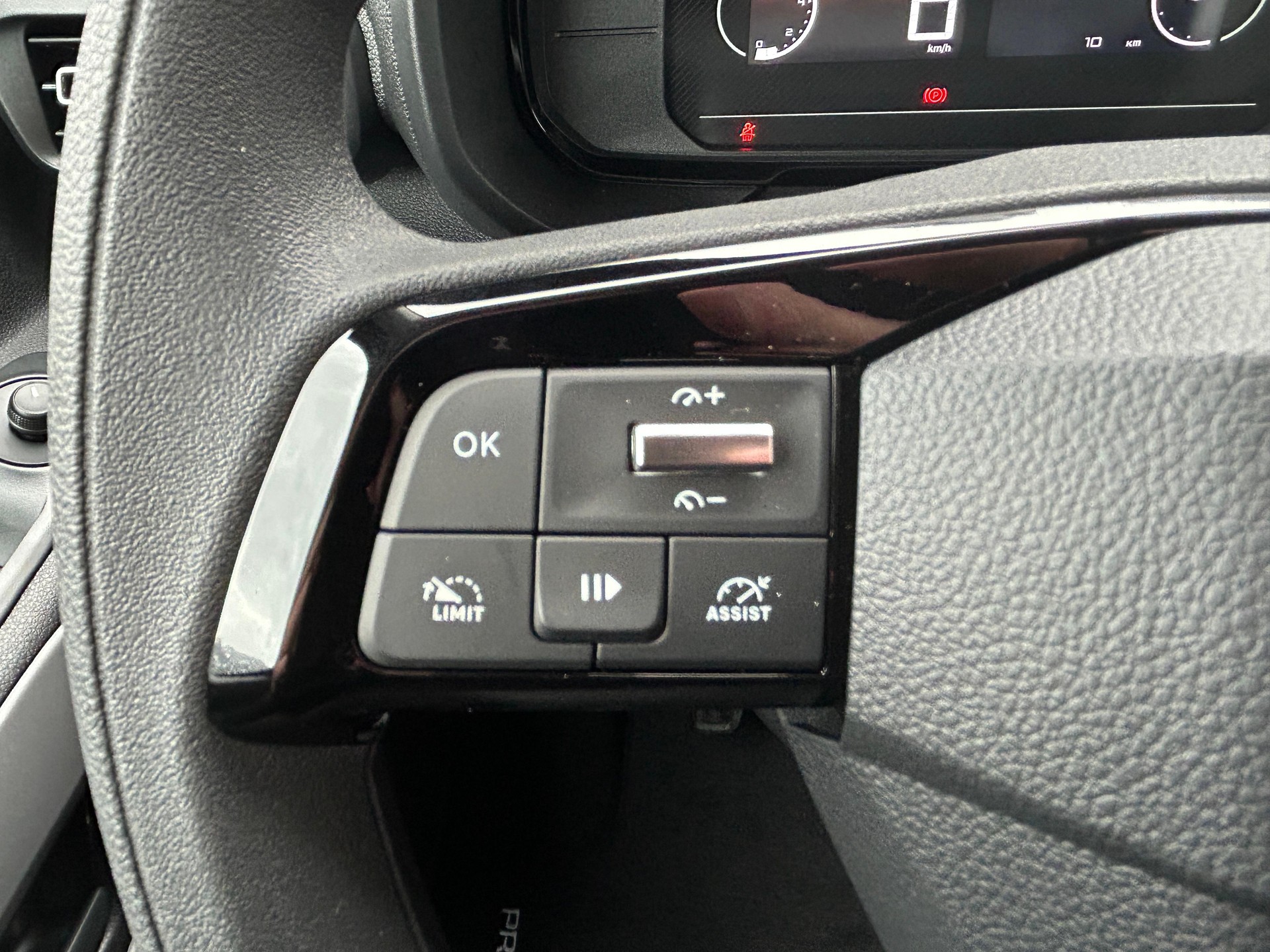 TOYOTA Proace City Verso L1 1.2 110 Comfort-image-12
