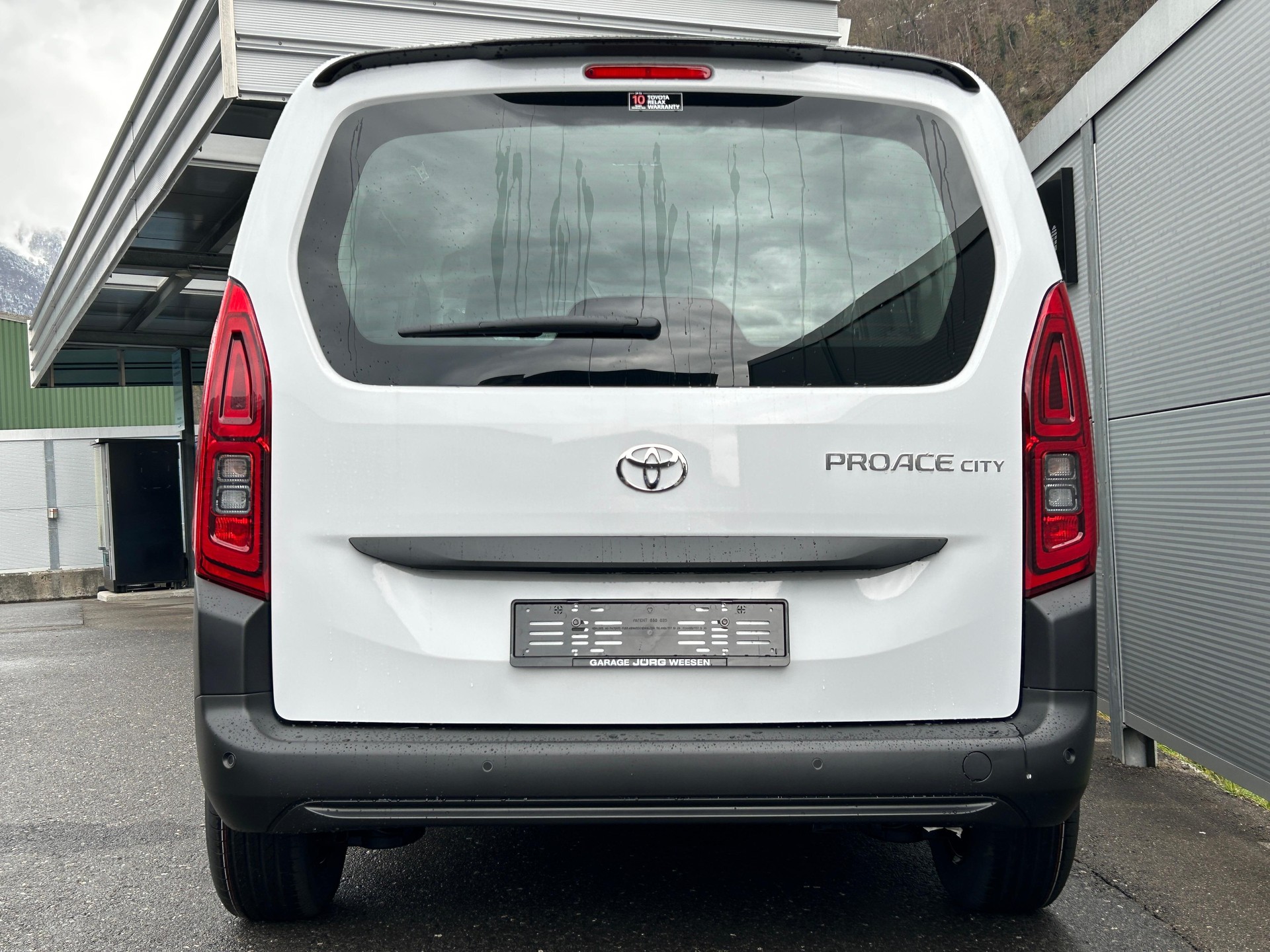 TOYOTA Proace City Verso L1 1.2 110 Comfort-image-4