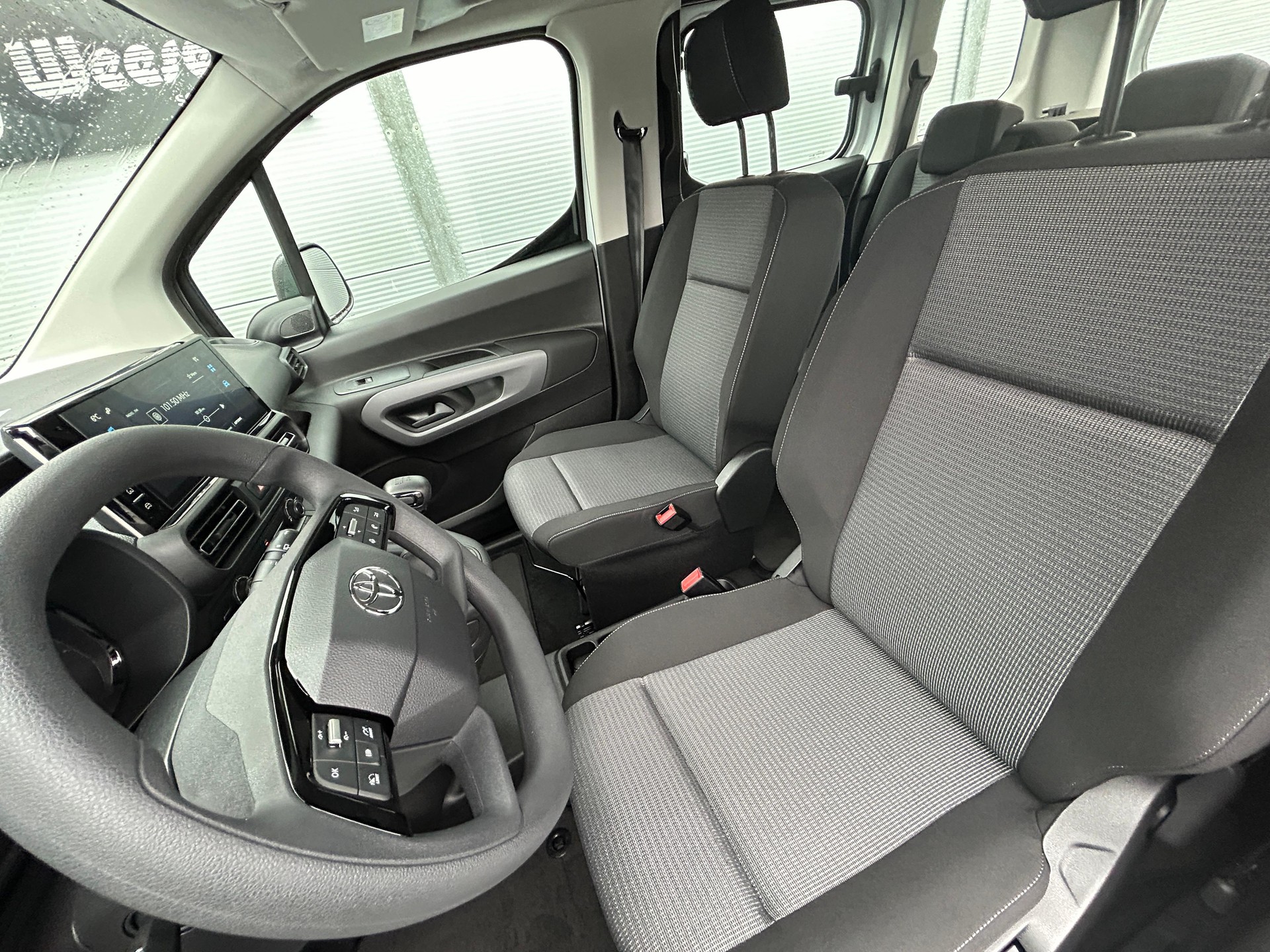 TOYOTA Proace City Verso L1 1.2 110 Comfort-image-6