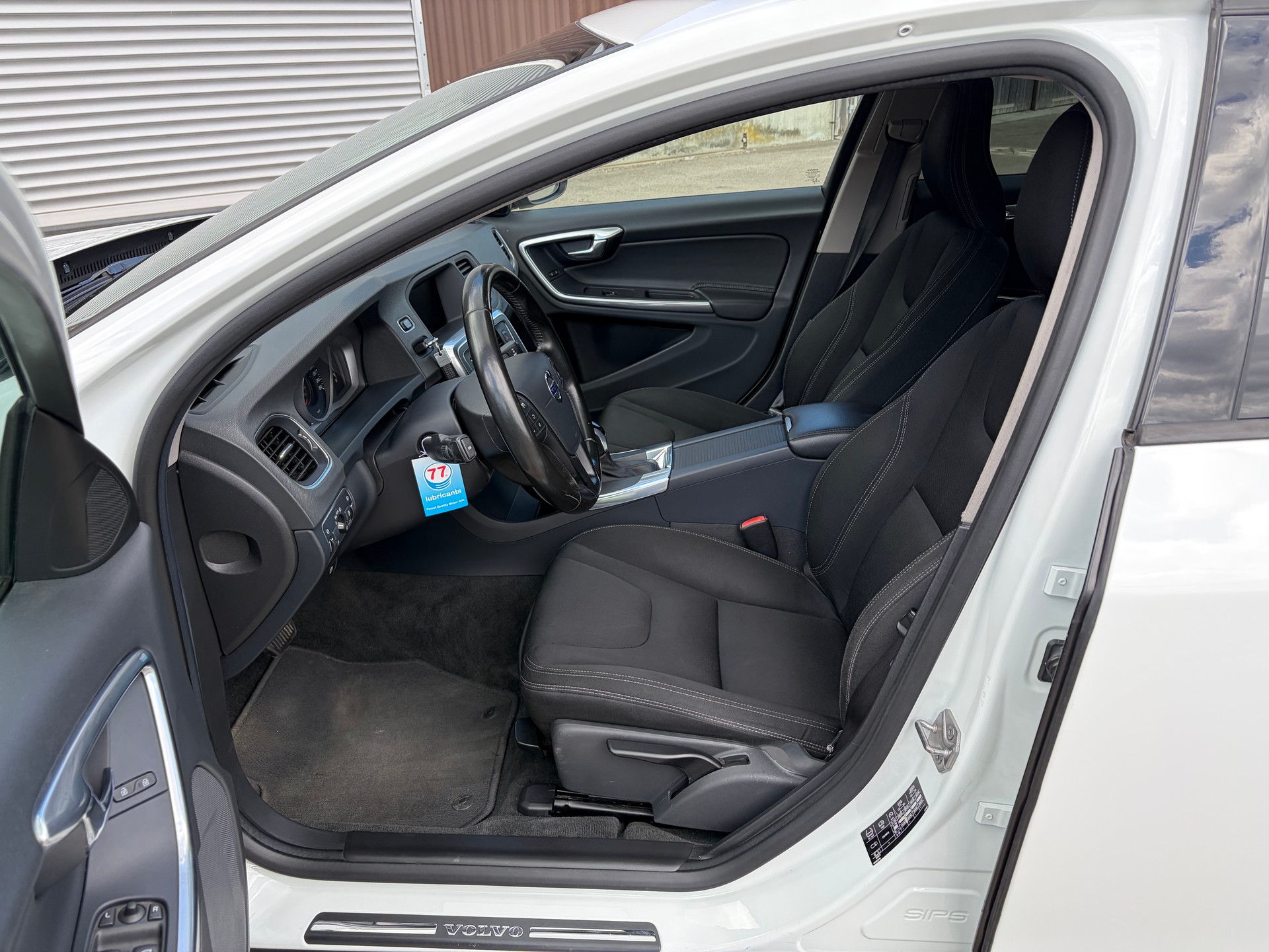 VOLVO 2.0 D4 Kinetic S/S-image-3