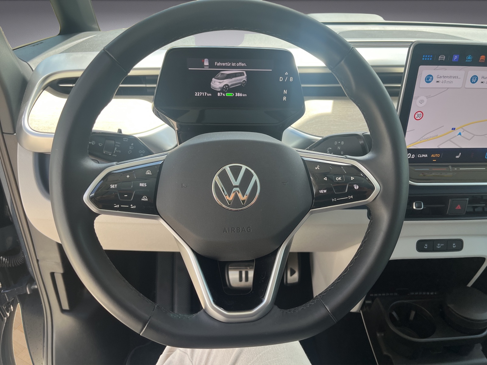 VW ID.Buzz Bus LWB 91kWh Pro-image-8