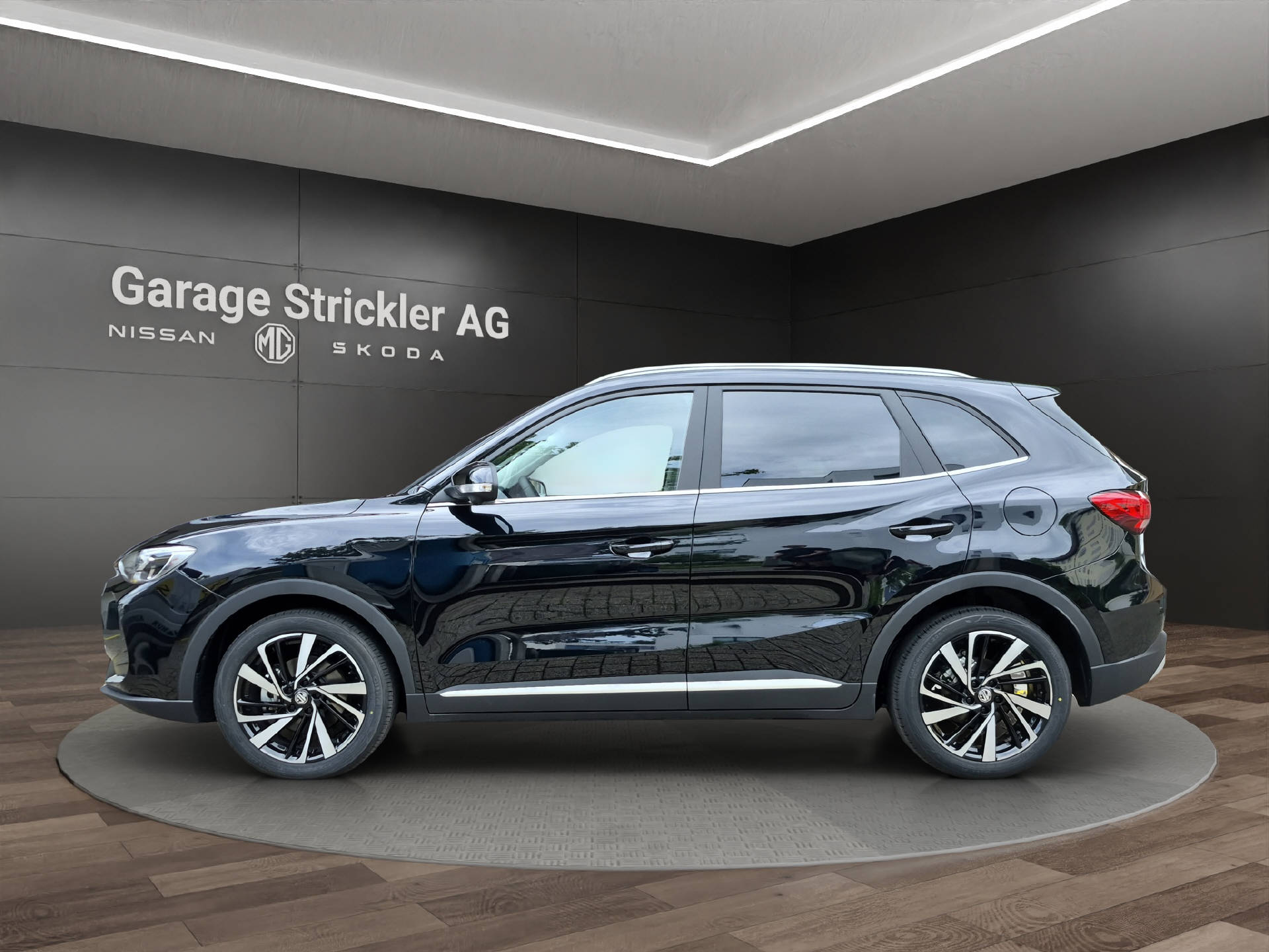 MG ZS 1.5 Hybrid+ Luxury Sunroof-image-1