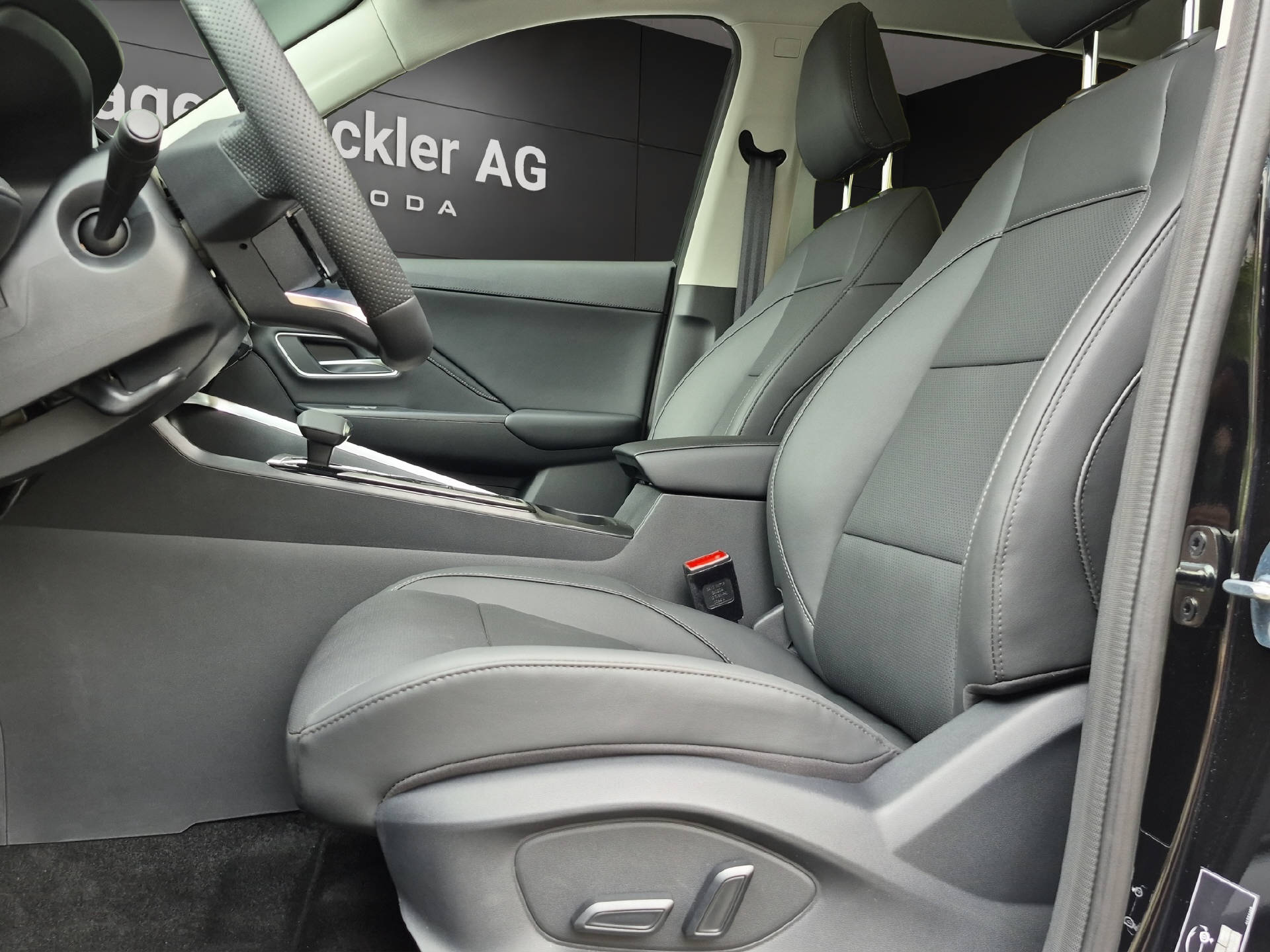 MG ZS 1.5 Hybrid+ Luxury Sunroof-image-9