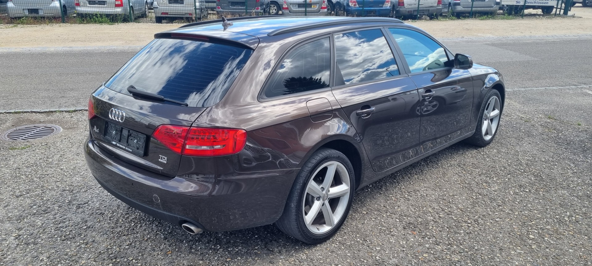 AUDI A4 Avant 3.0 TDI quattro S-tronic-image-5