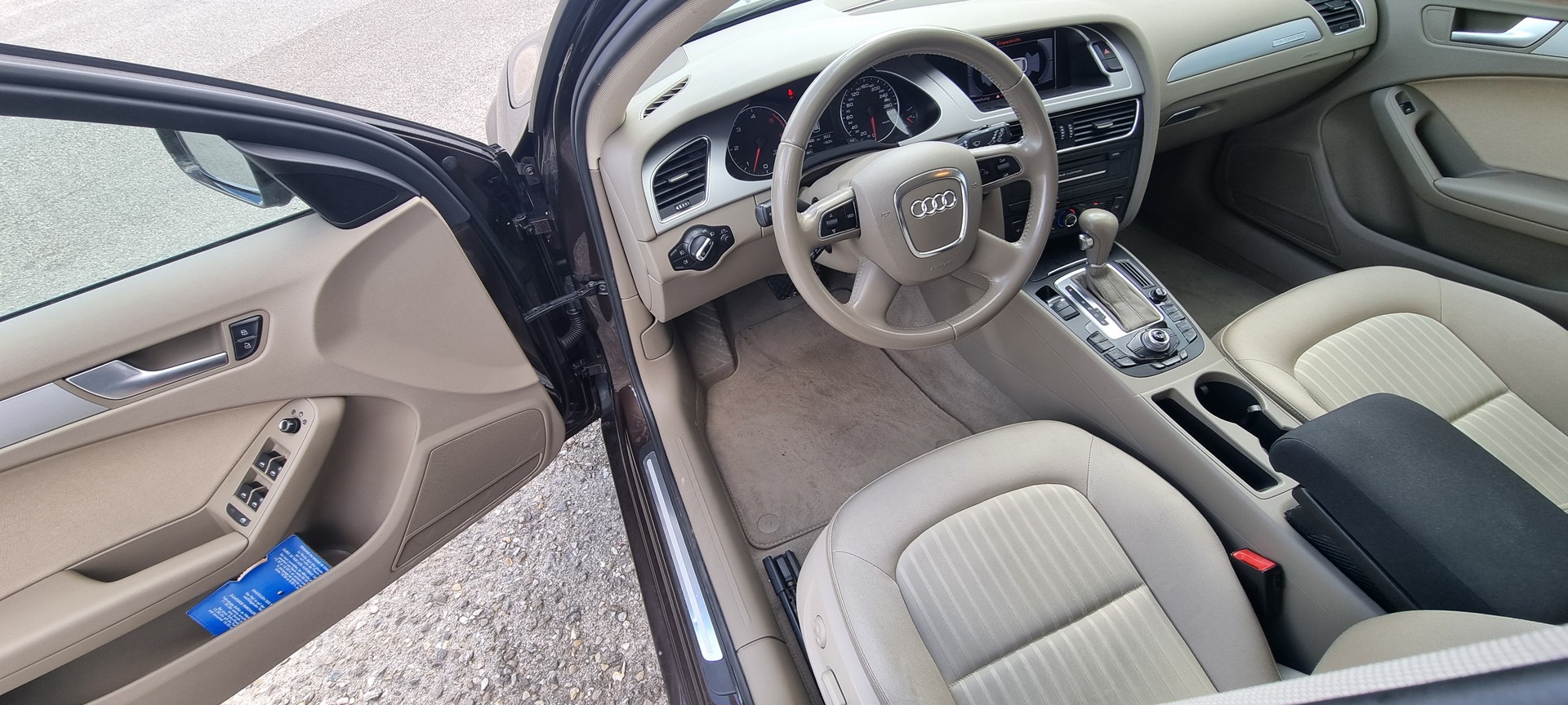AUDI A4 Avant 3.0 TDI quattro S-tronic-image-8