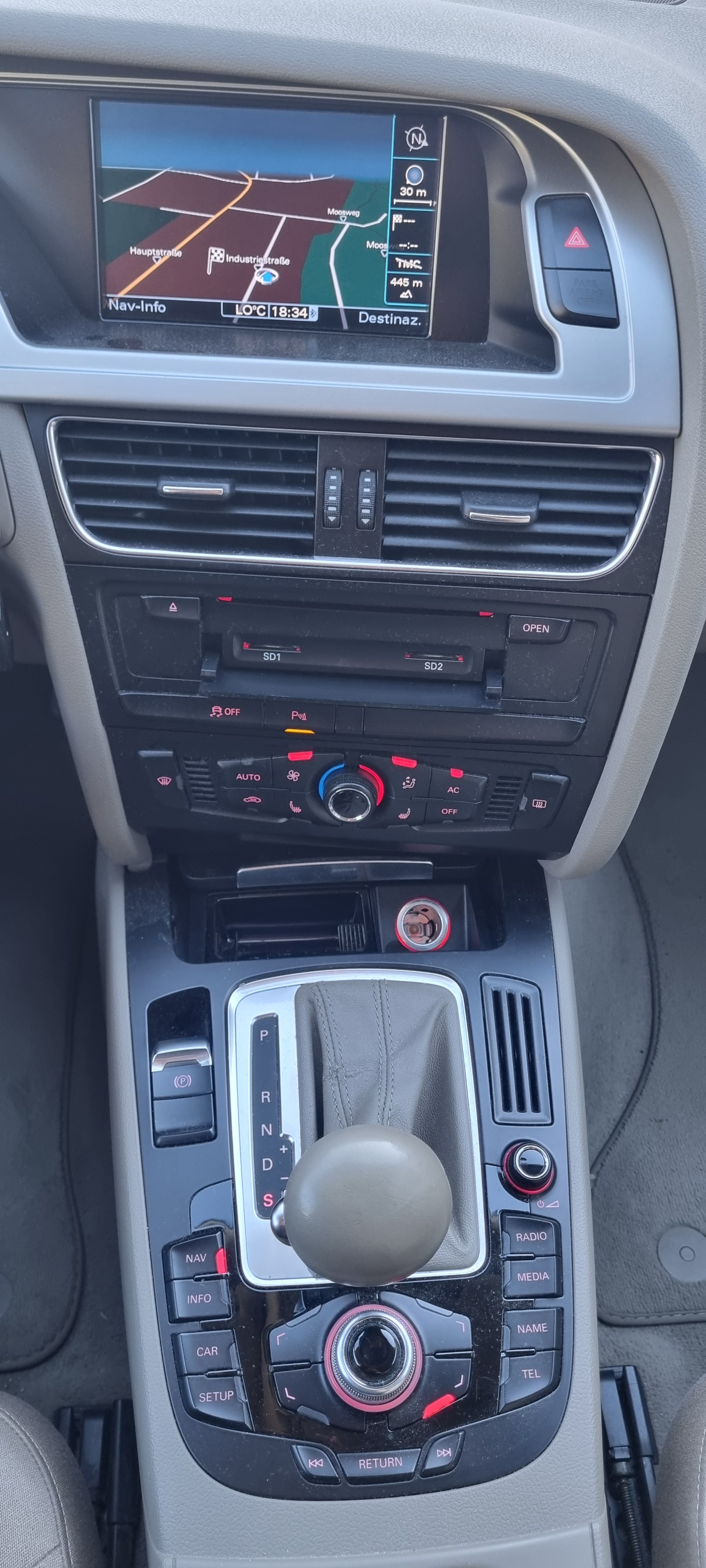 AUDI A4 Avant 3.0 TDI quattro S-tronic-image-10