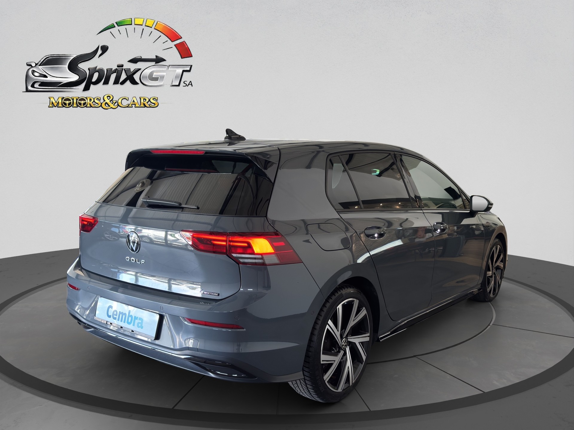 VW Golf 2.0 TDI R-Line DSG 4Motion-image-4