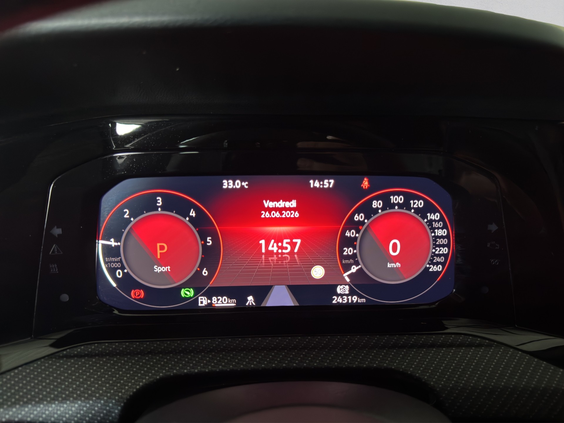 VW Golf 2.0 TDI R-Line DSG 4Motion-image-10