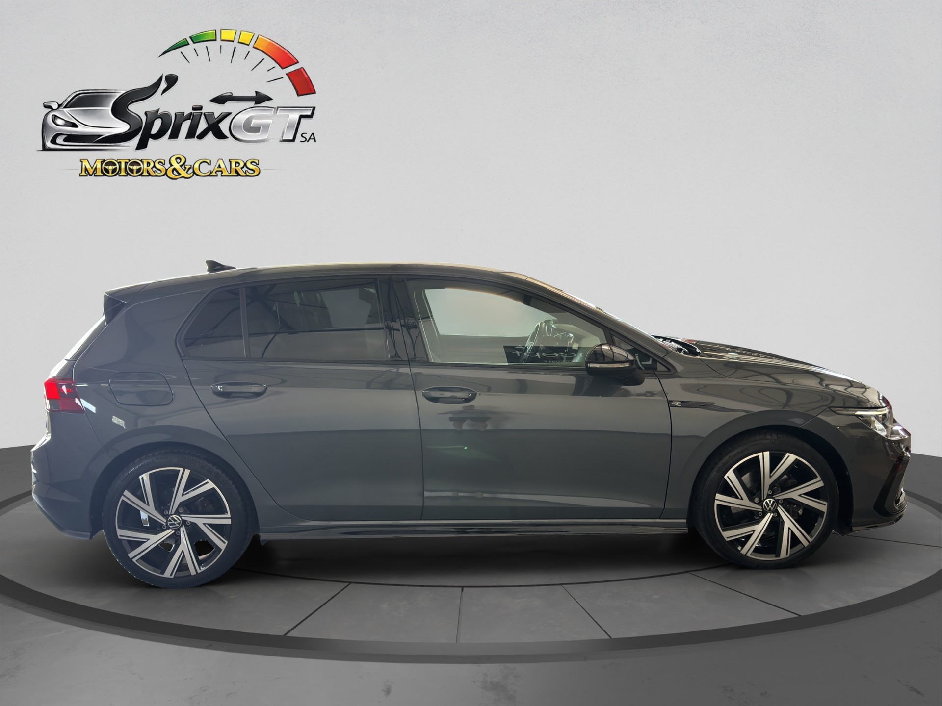 VW Golf 2.0 TDI R-Line DSG 4Motion-image-5