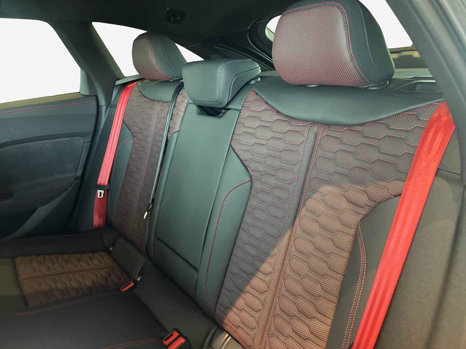 AUDI RS 5 Avant TFSI 470 kW Tiptronic quattro-image-11