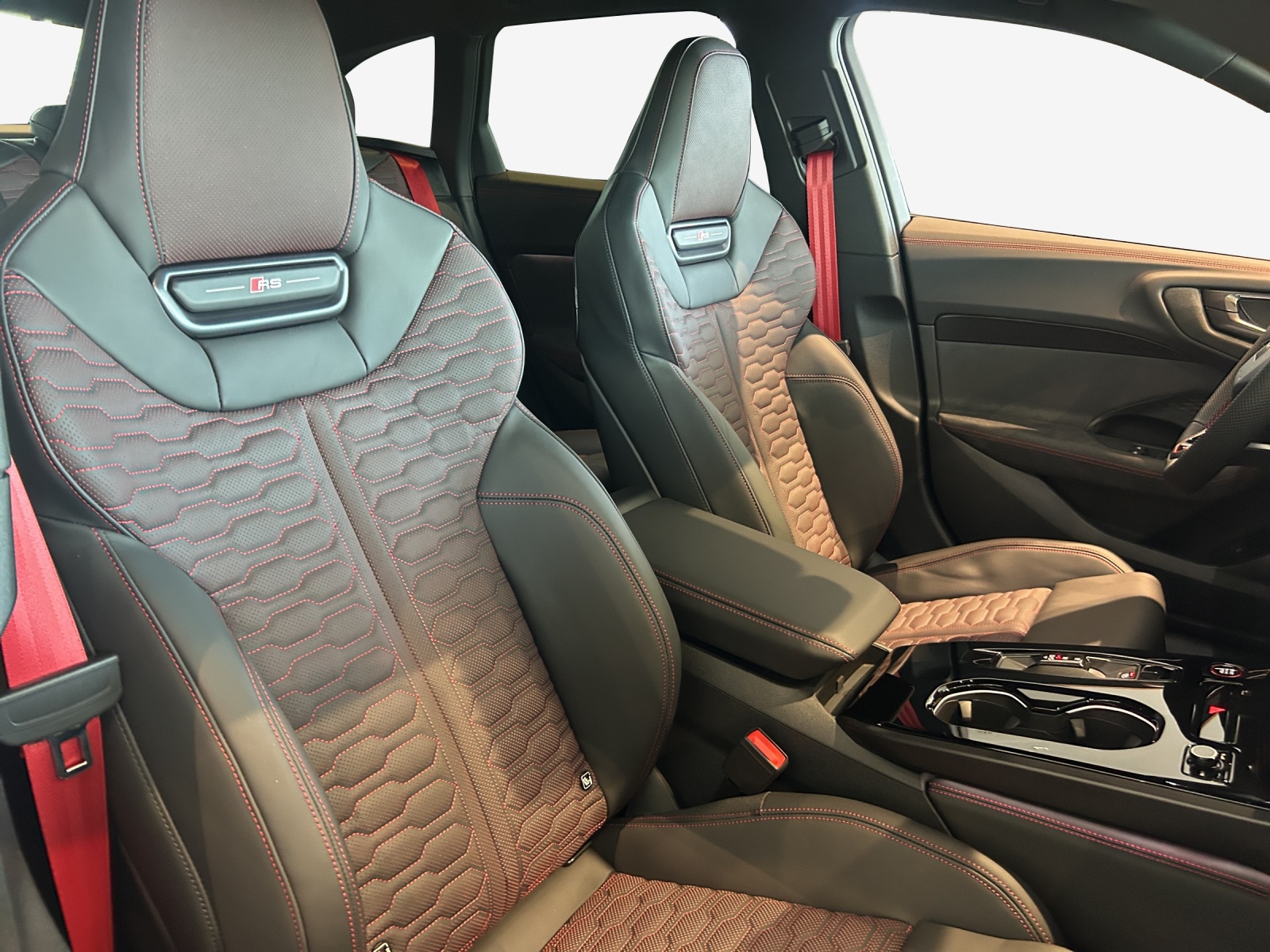 AUDI RS 5 Avant TFSI 470 kW Tiptronic quattro-image-14