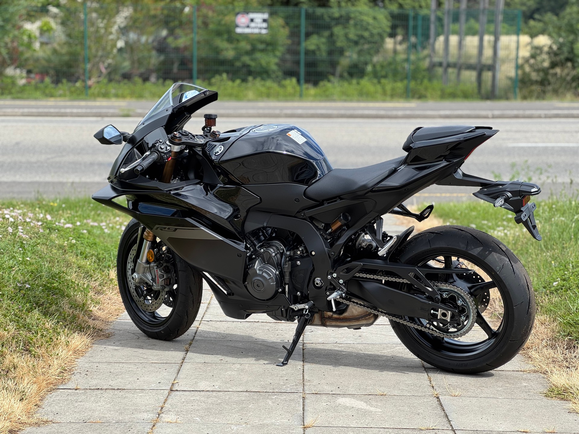 YAMAHA YZF-R9-showroom-element-3