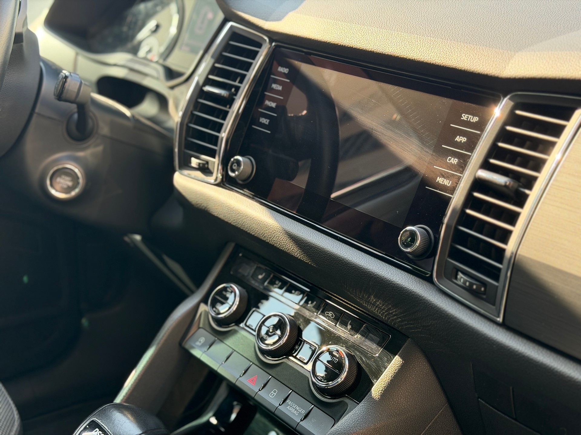 SKODA Kodiaq 2.0 TDI CR Active 4x4 DSG-image-29
