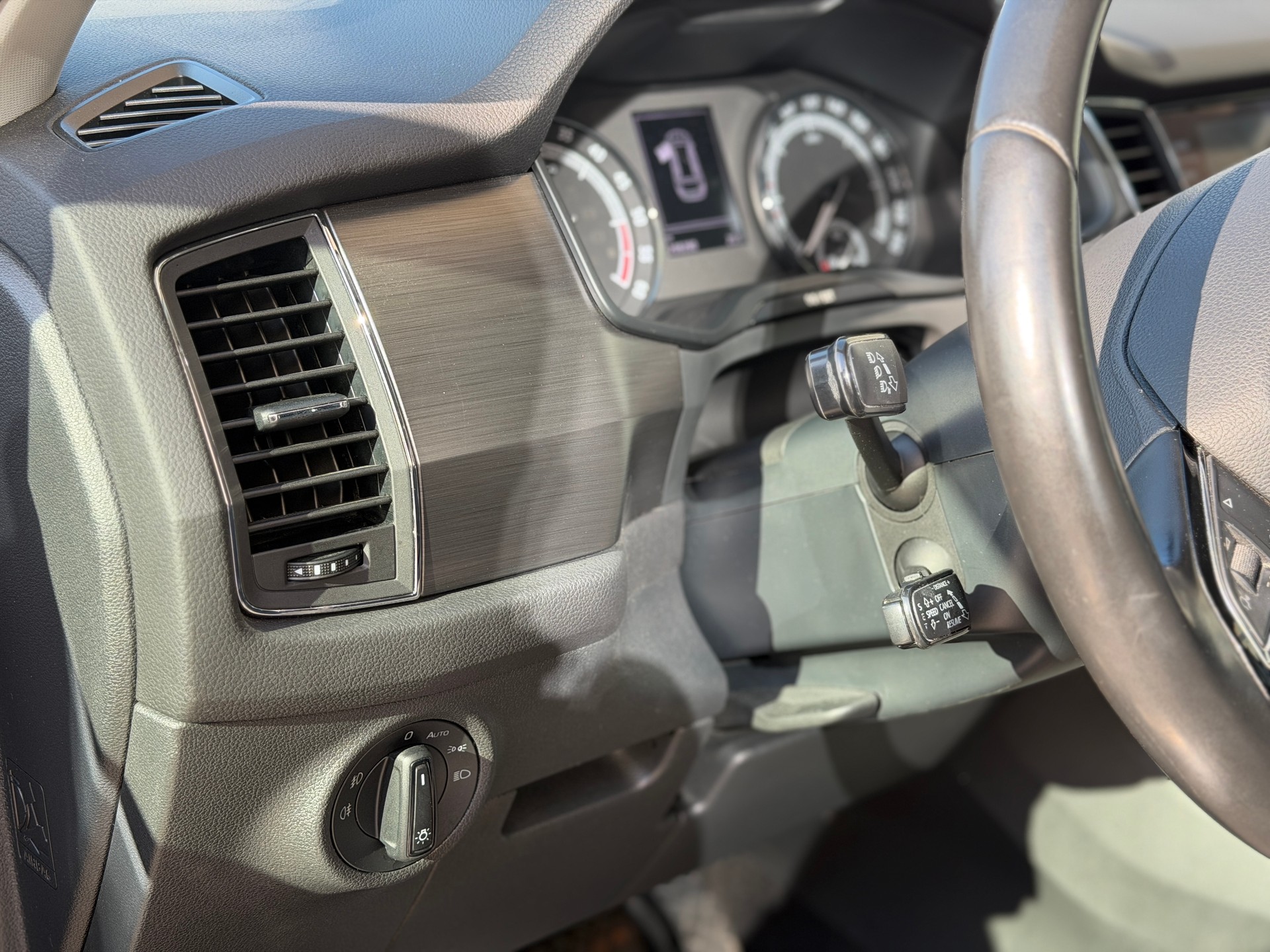 SKODA Kodiaq 2.0 TDI CR Active 4x4 DSG-image-13
