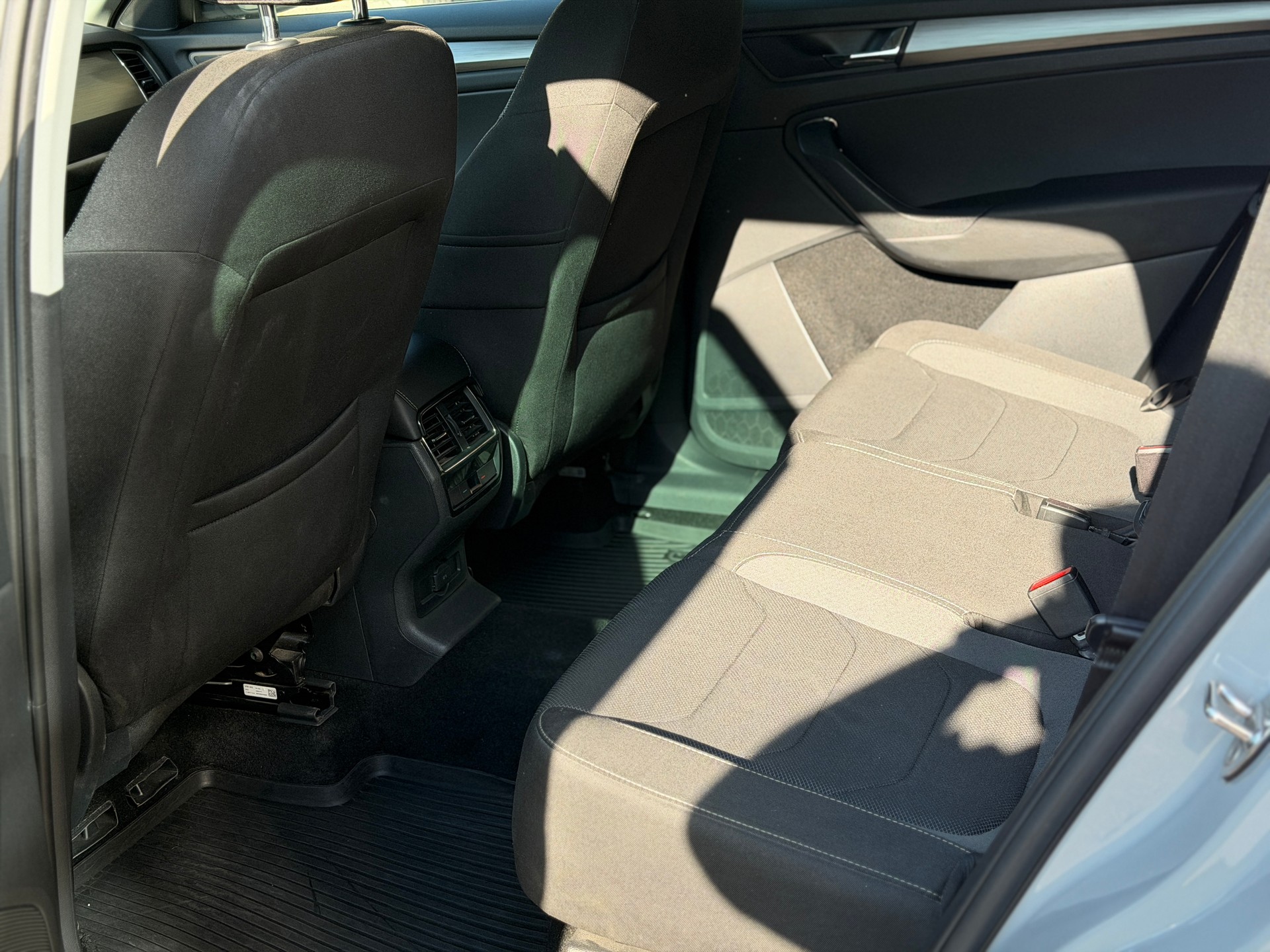 SKODA Kodiaq 2.0 TDI CR Active 4x4 DSG-image-16