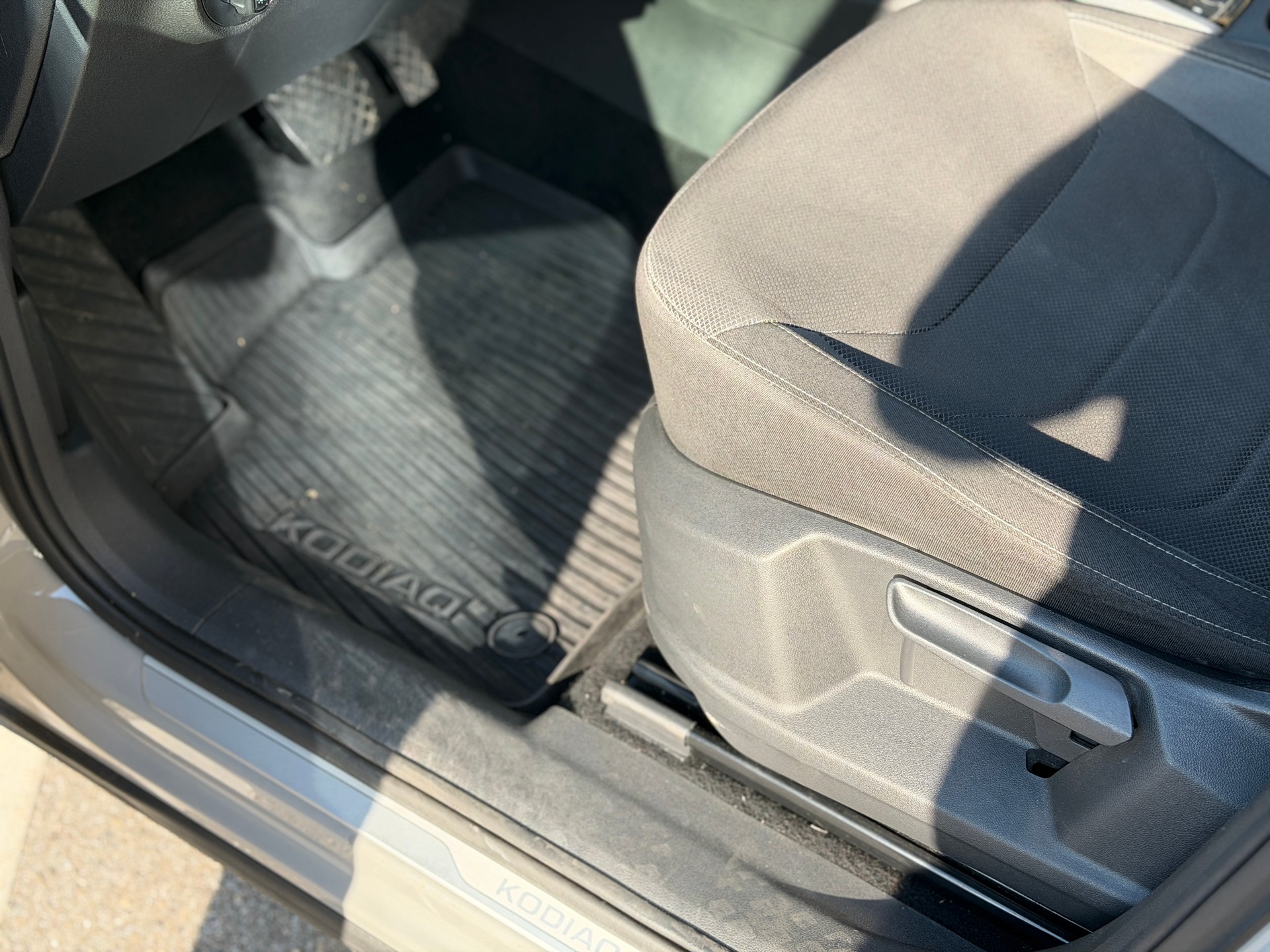 SKODA Kodiaq 2.0 TDI CR Active 4x4 DSG-image-14