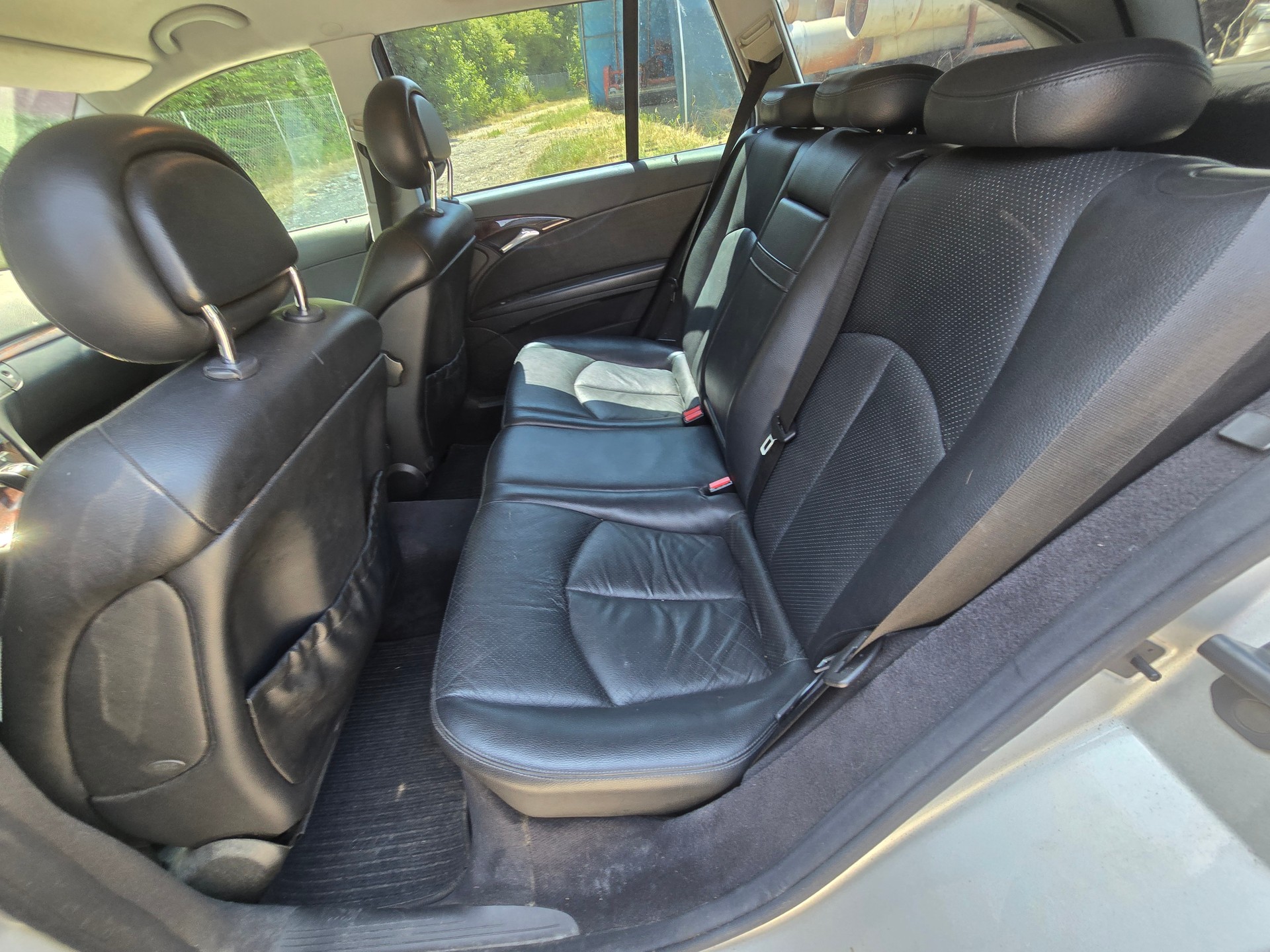MERCEDES-BENZ E 270 CDI Classic-image-2