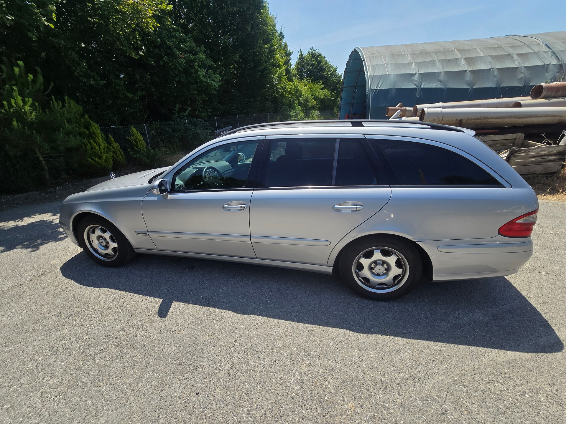 MERCEDES-BENZ E 270 CDI Classic-image-4