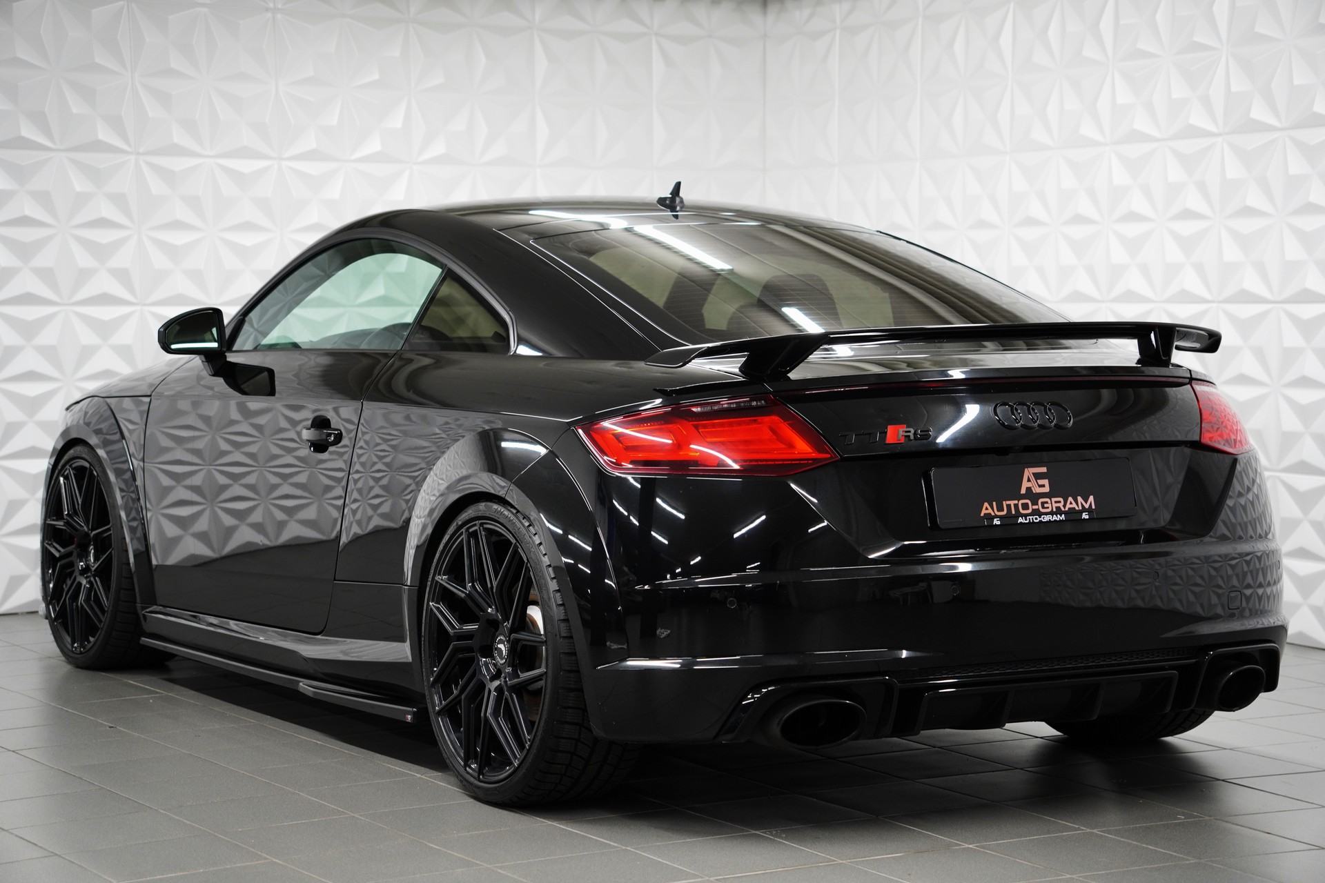 AUDI TT RS Coupé 2.5 TFSI quattro S-tronic-image-2