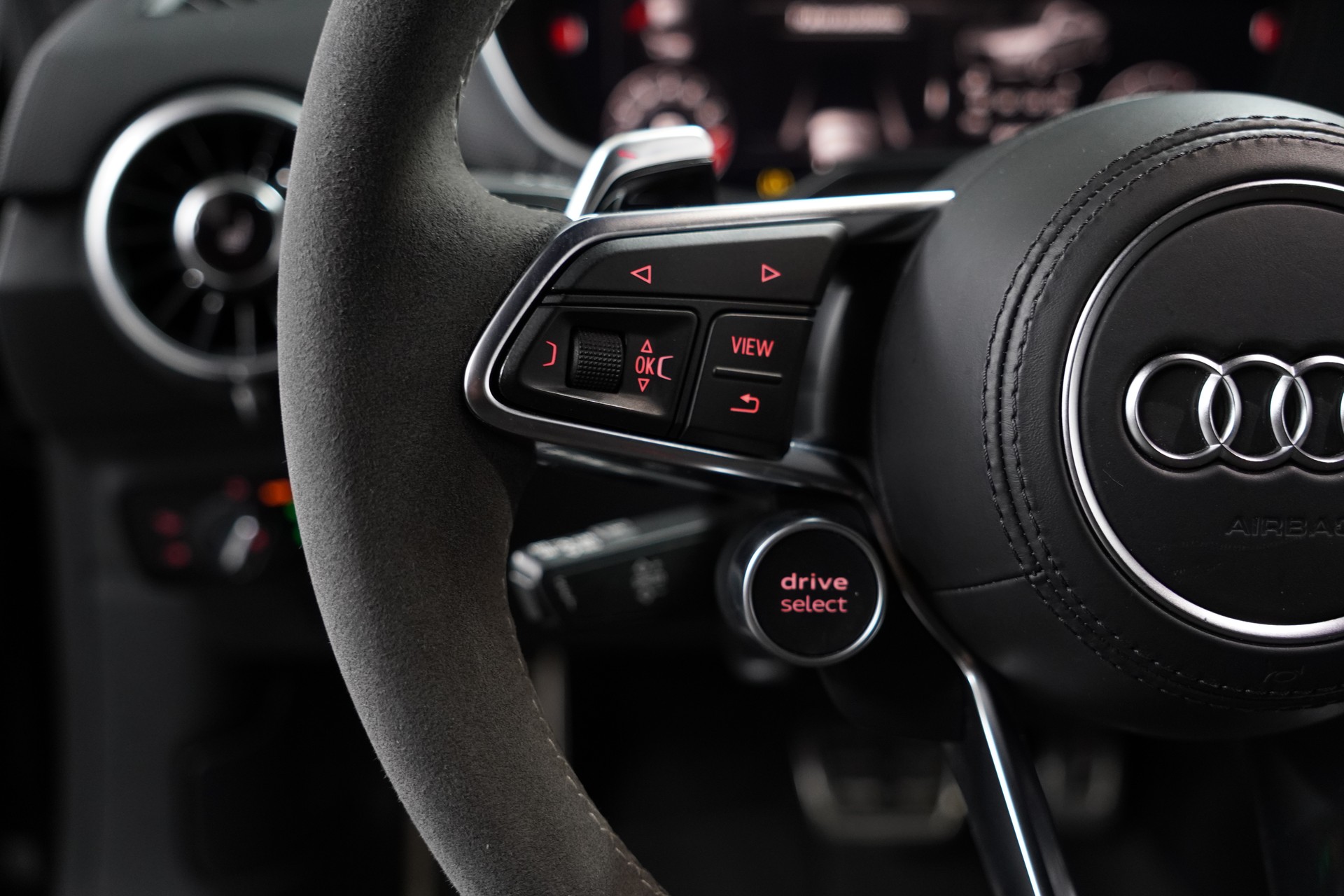 AUDI TT RS Coupé 2.5 TFSI quattro S-tronic-image-15