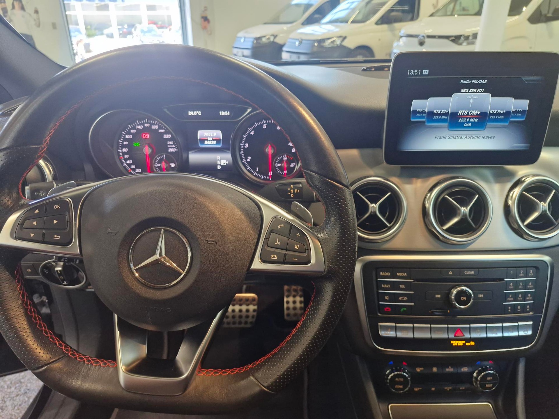 MERCEDES-BENZ GLA 250 AMG Line 4Matic 7G-DCT-image-6