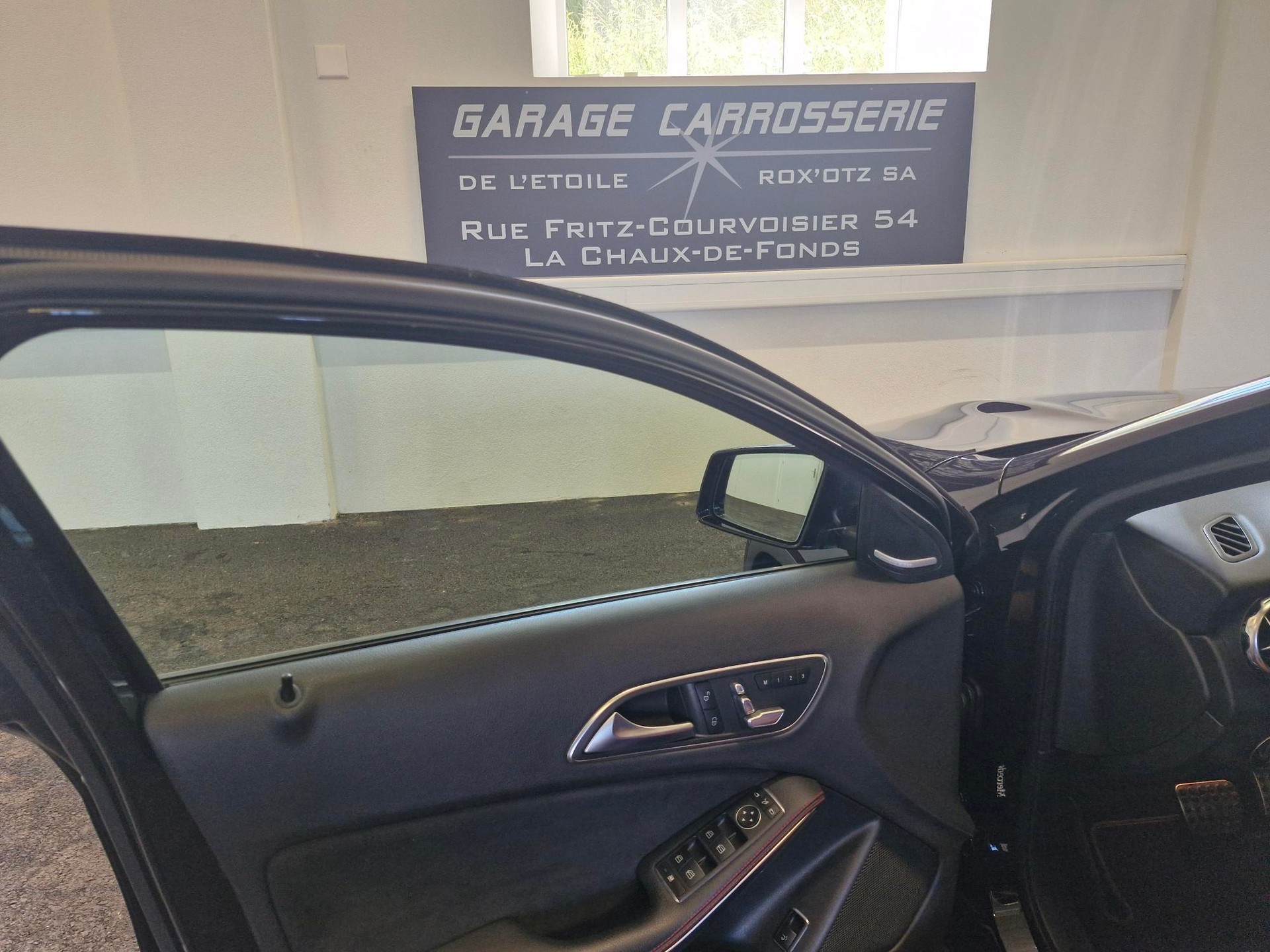 MERCEDES-BENZ GLA 250 AMG Line 4Matic 7G-DCT-image-7
