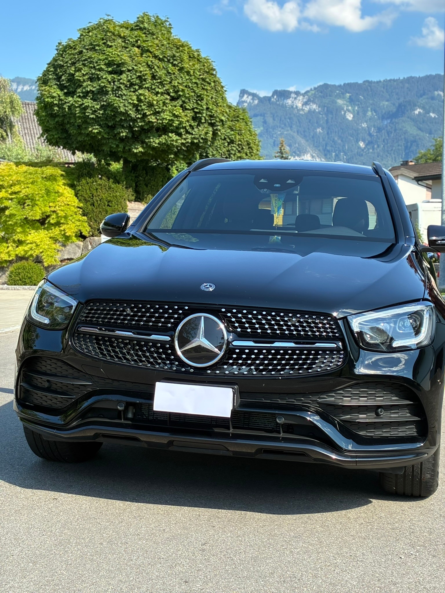 MERCEDES-BENZ GLC 200 AMG Line 4m-image-0