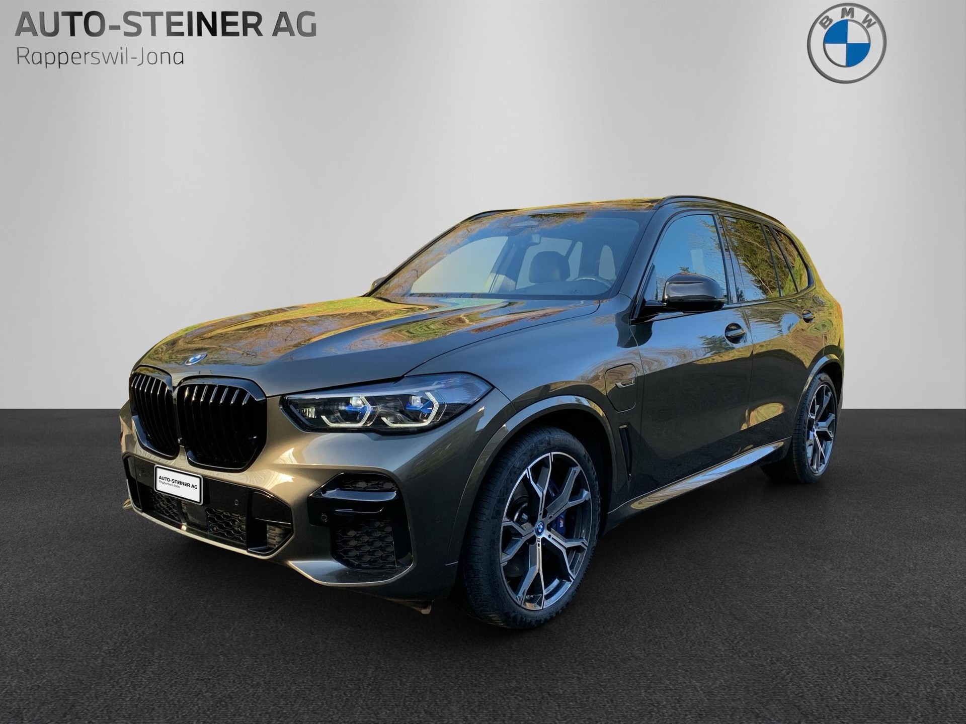 BMW X5 xDrive 45e M Sport Steptronic-image-0