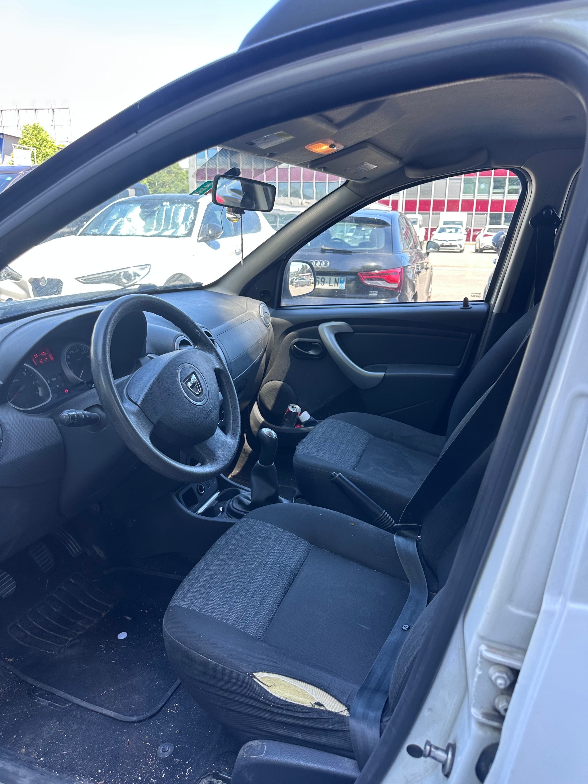 DACIA Duster 1.6 Ambiance 4x2-image-9