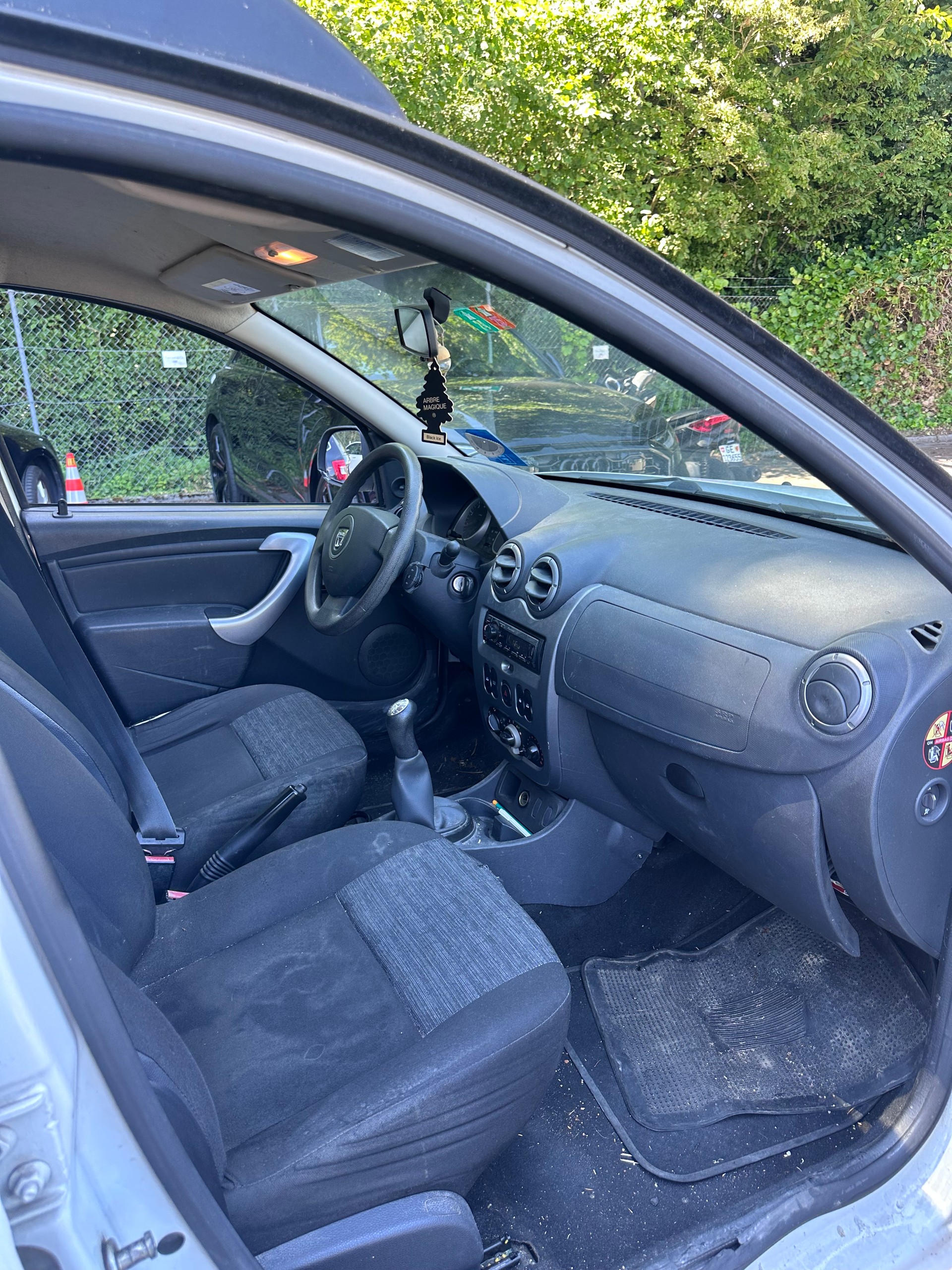 DACIA Duster 1.6 Ambiance 4x2-image-8