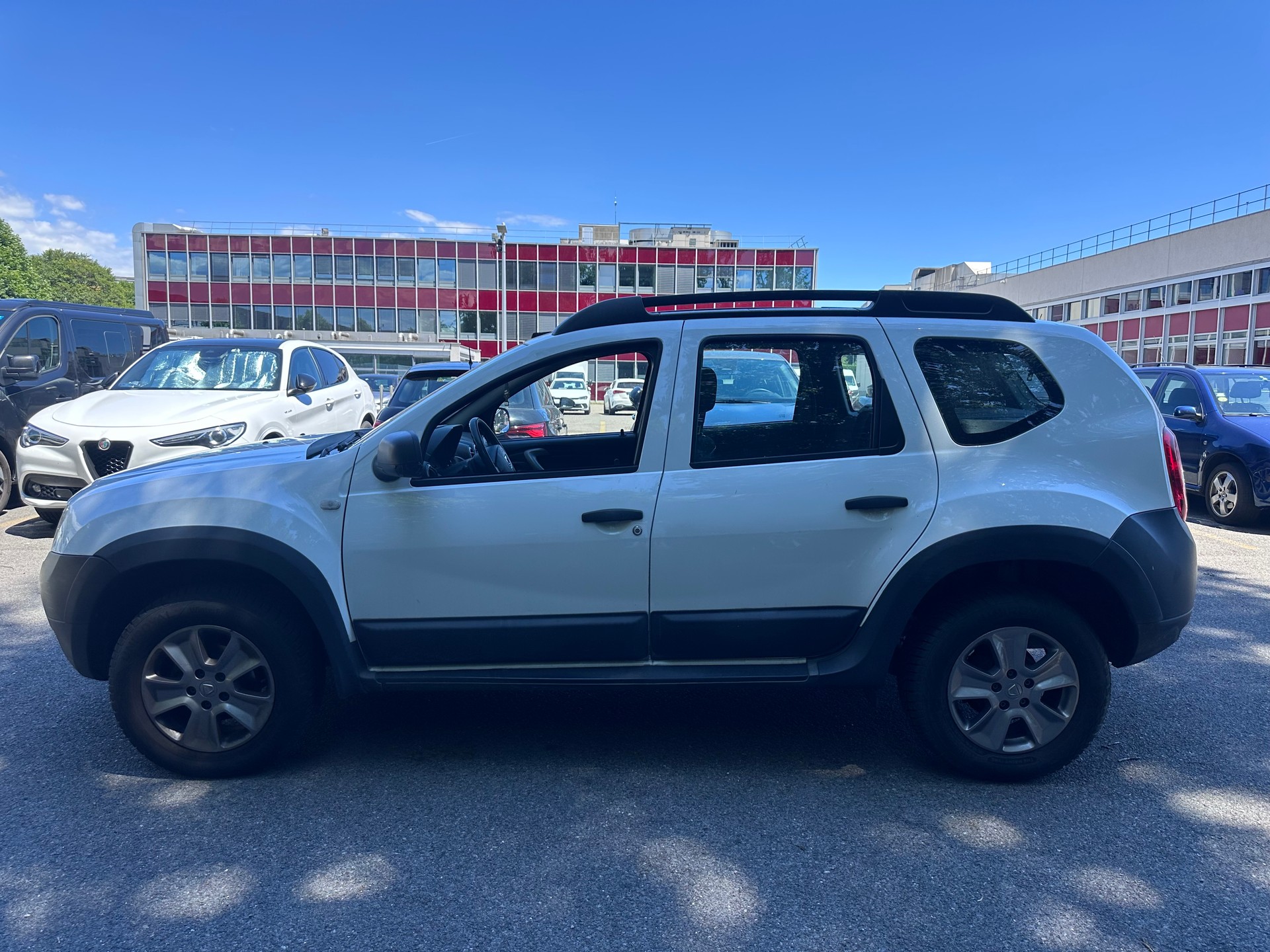 DACIA Duster 1.6 Ambiance 4x2-image-1