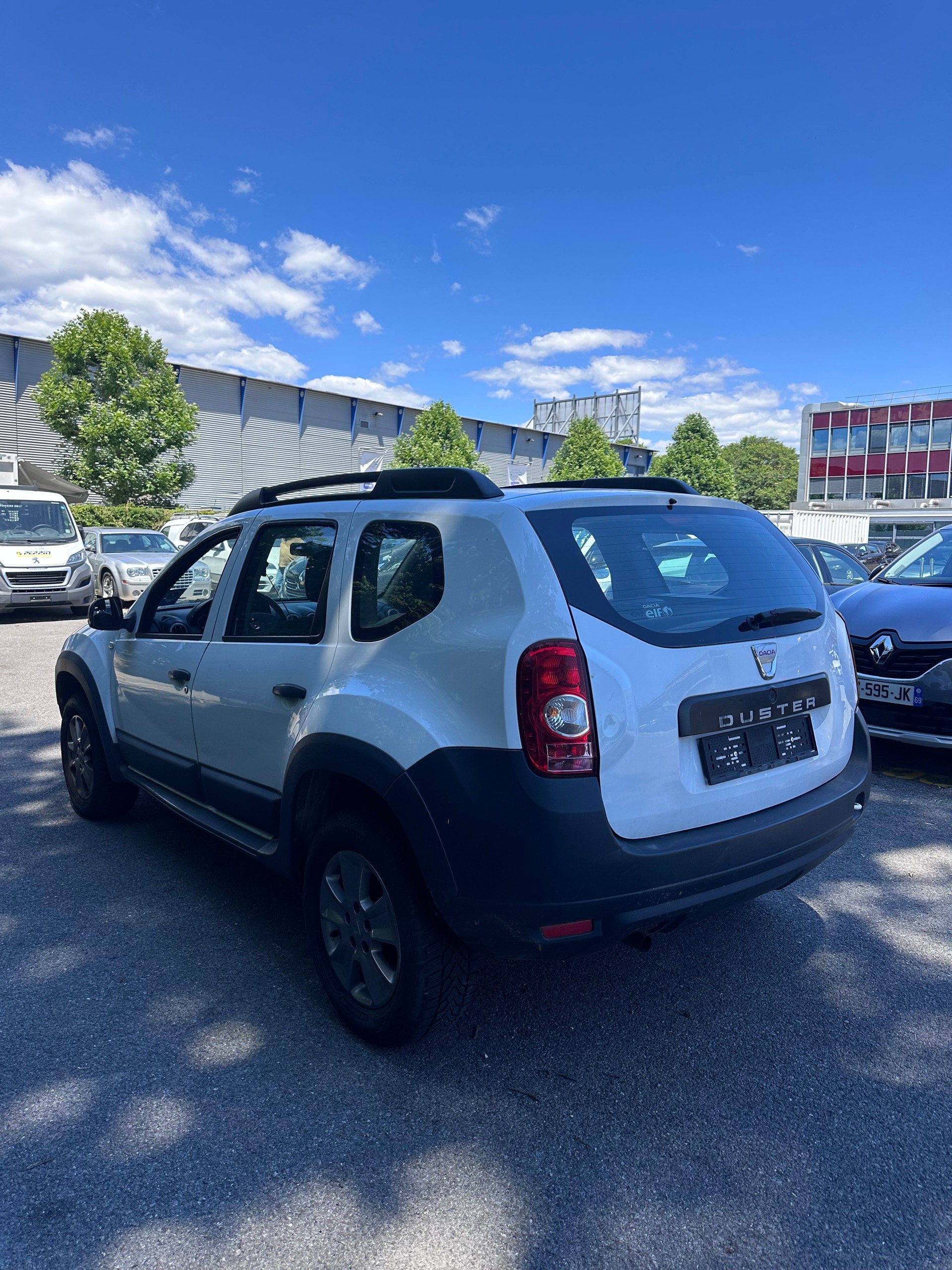 DACIA Duster 1.6 Ambiance 4x2-image-2