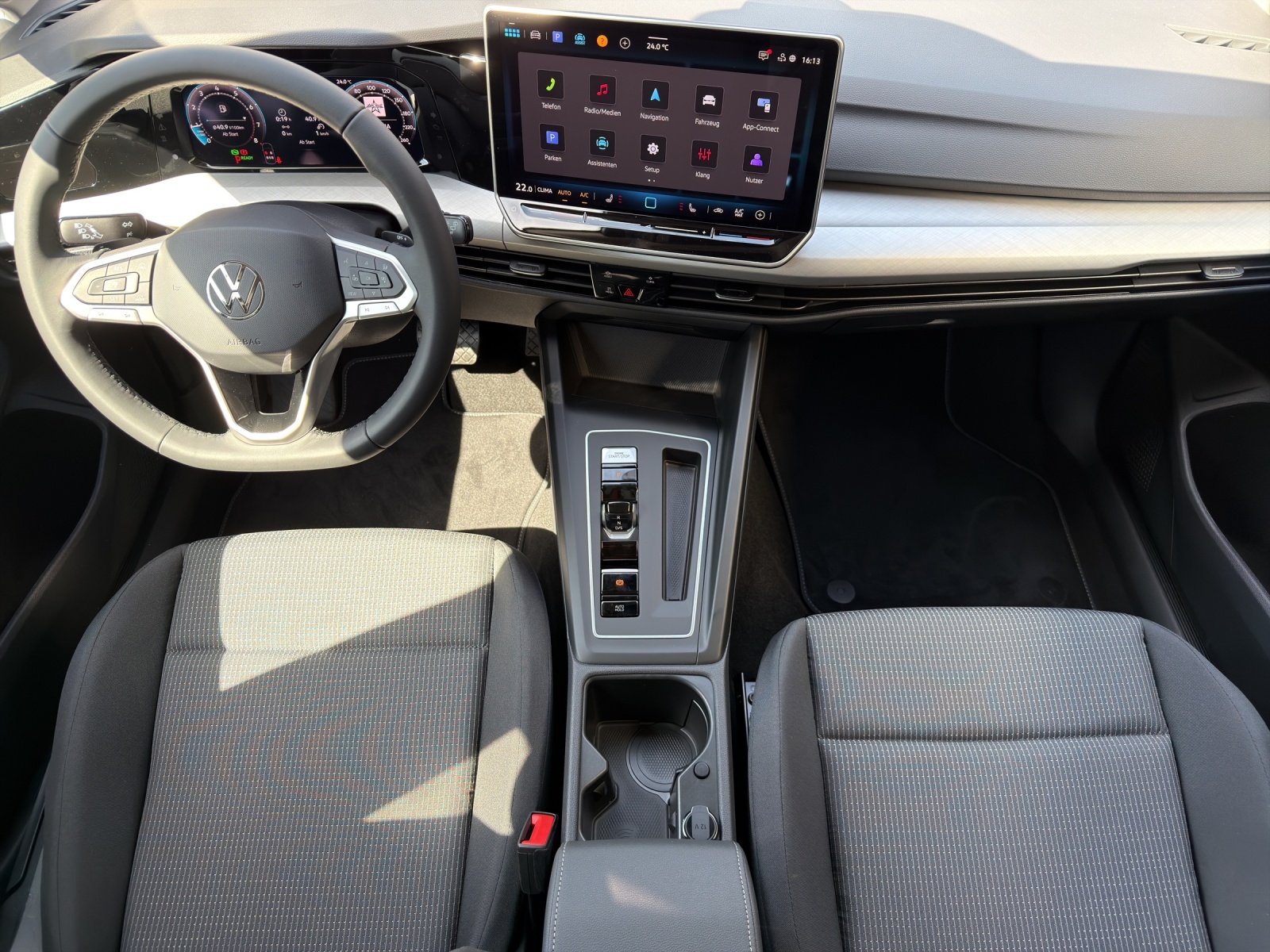 VW Golf 1.5 e TSI mHEV Value DSG-image-8