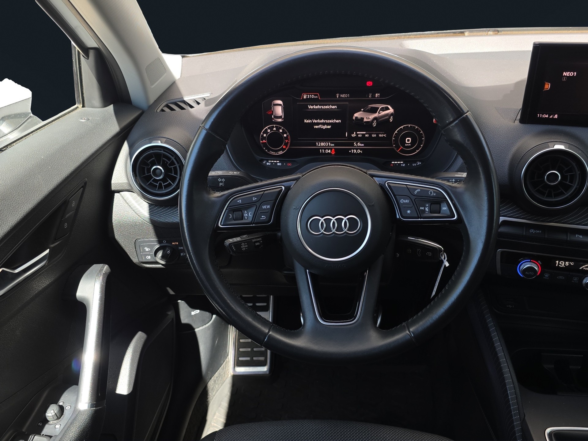 AUDI Q2 35 TFSI Sport-image-11