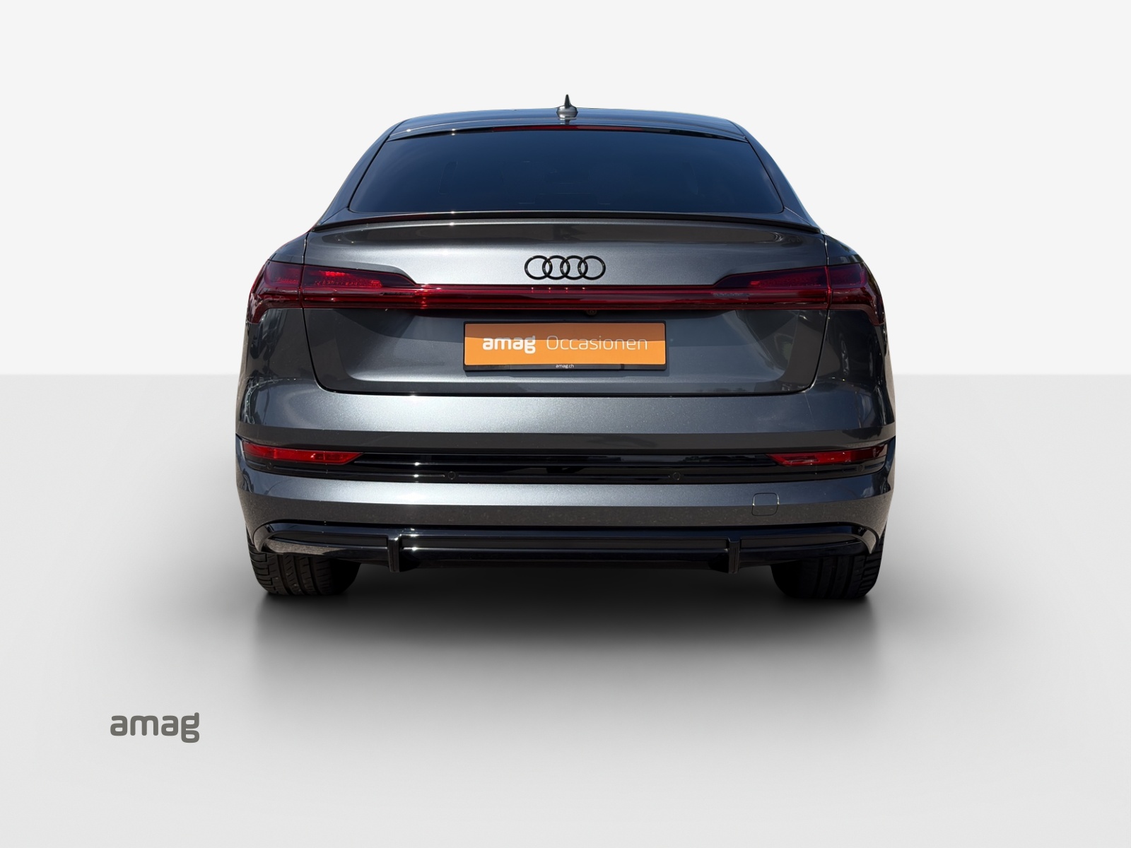 AUDI e-tron 55 Sportback S Line quattro-image-4