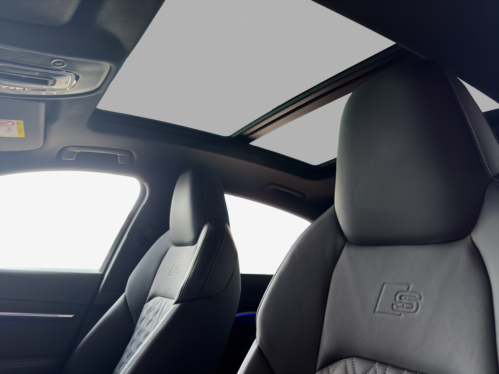 AUDI e-tron 55 Sportback S Line quattro-image-15