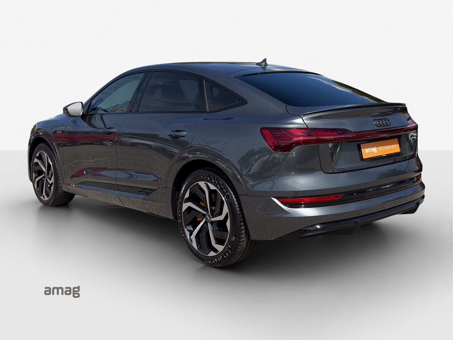 AUDI e-tron 55 Sportback S Line quattro-image-2