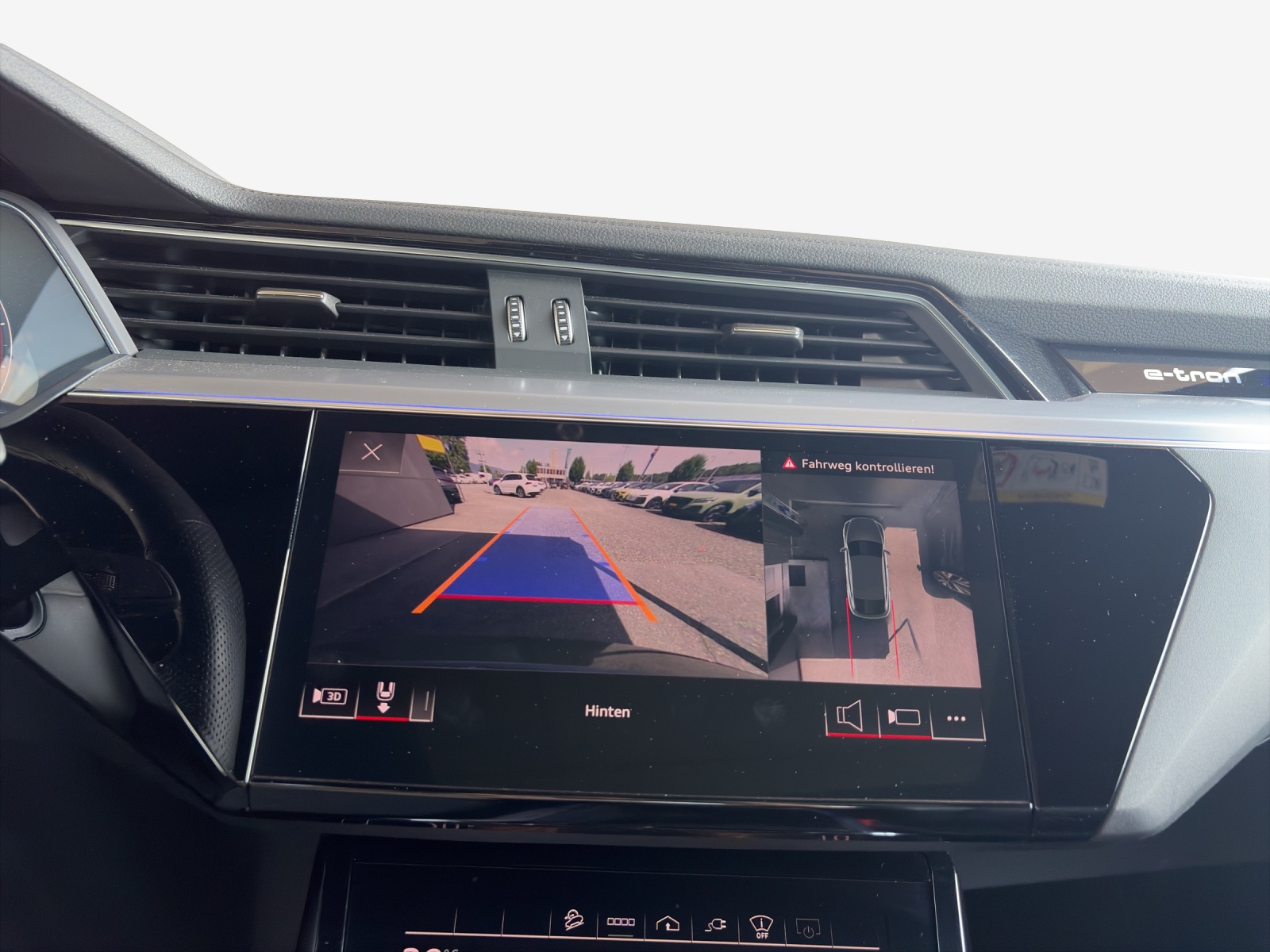 AUDI e-tron 55 Sportback S Line quattro-image-16
