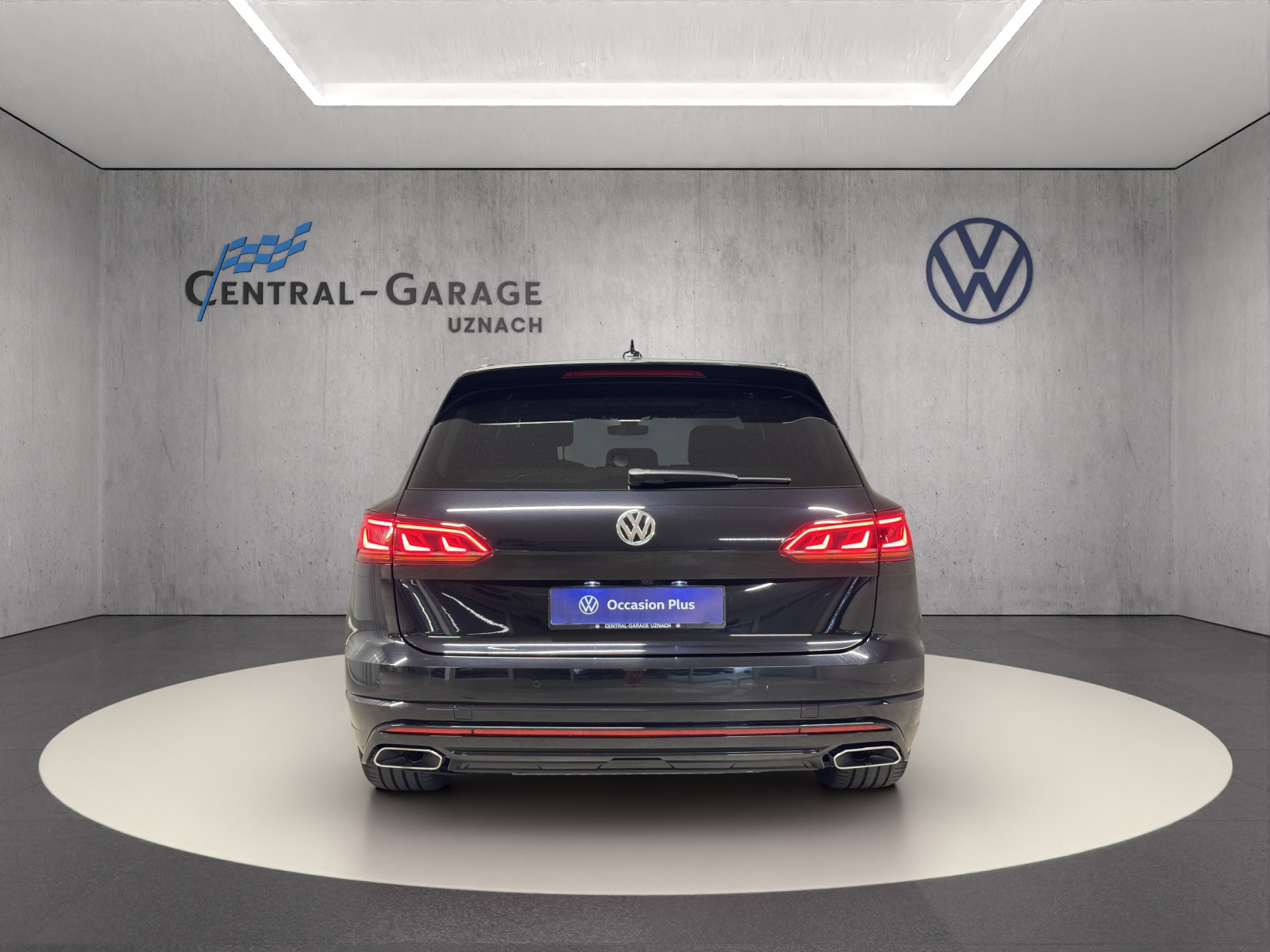 VW Touareg 3.0 TSI R-Line Tiptronic-showroom-element-3