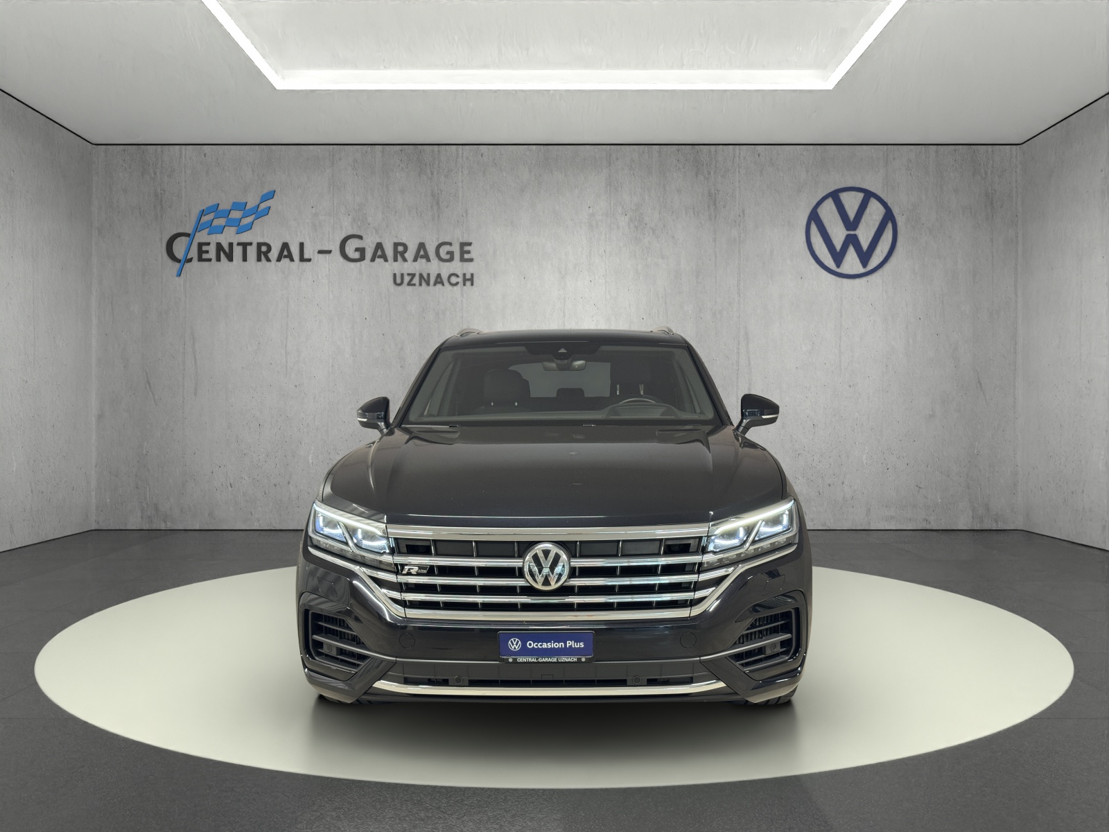 VW Touareg 3.0 TSI R-Line Tiptronic-showroom-element-1