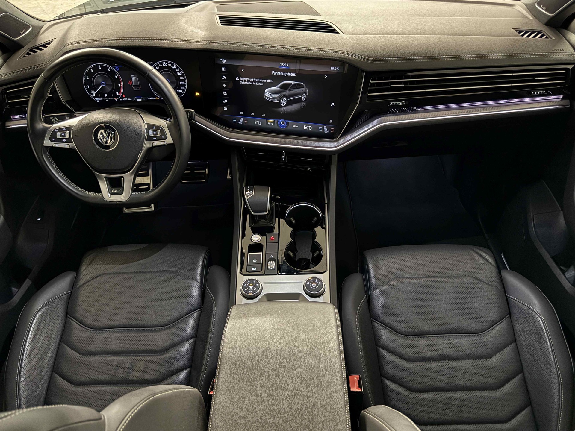 VW Touareg 3.0 TSI R-Line Tiptronic-image-8