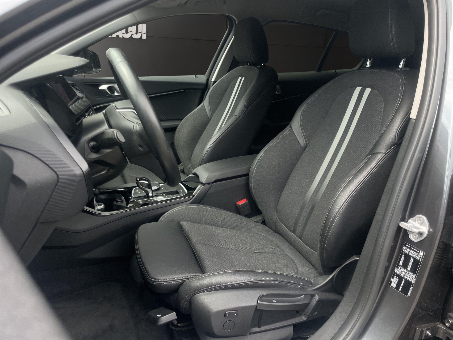 BMW 118i Steptronic Sport Line-image-8