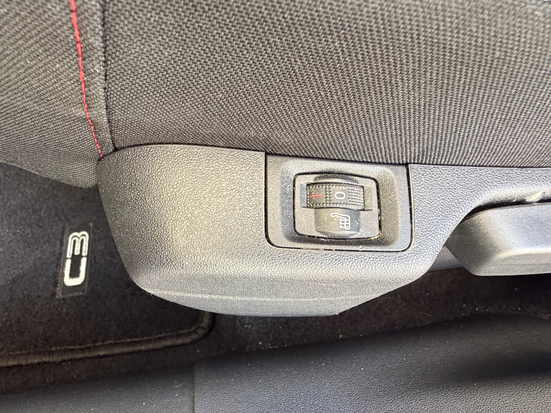 CITROEN C3 1.2i PureTech Shine EAT6-image-11