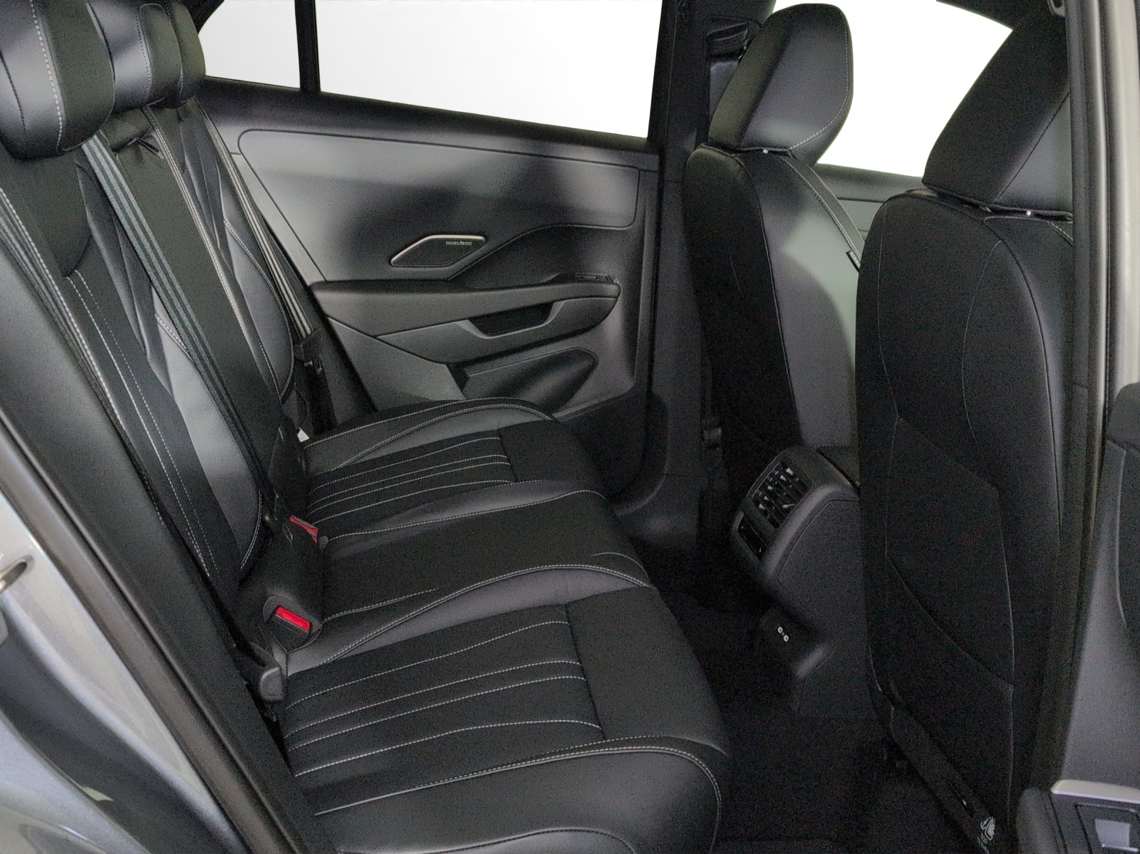 VW T-Roc 1.5 eTSI mHEV R-Line DSG-image-8