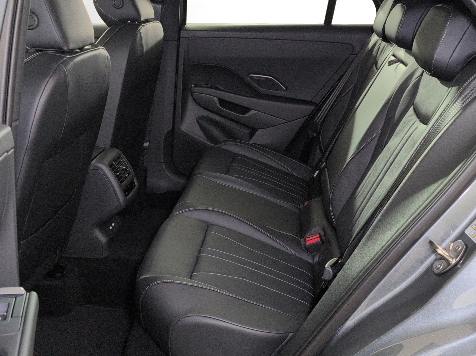 VW T-Roc 1.5 eTSI mHEV R-Line DSG-image-7