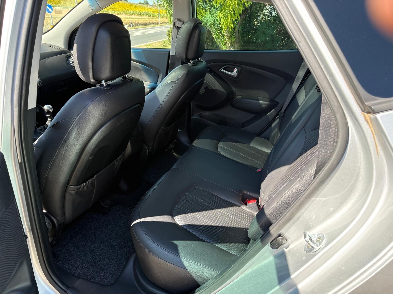 HYUNDAI iX 35 2.0 CRDi Vertex 4WD-image-12