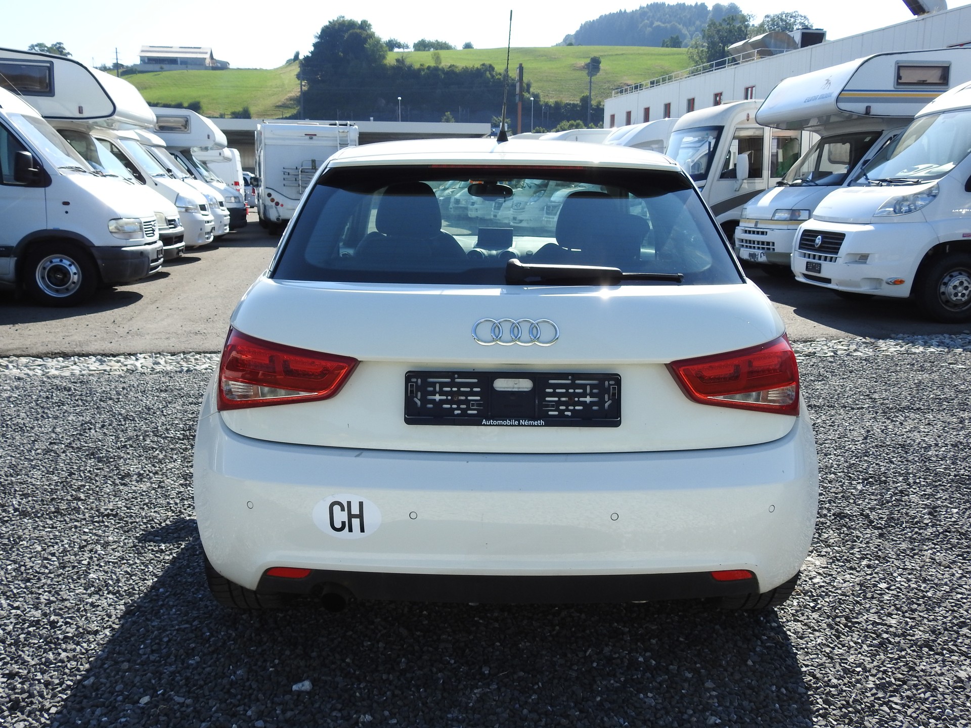 AUDI A1 1.6 TDI Ambition-image-5